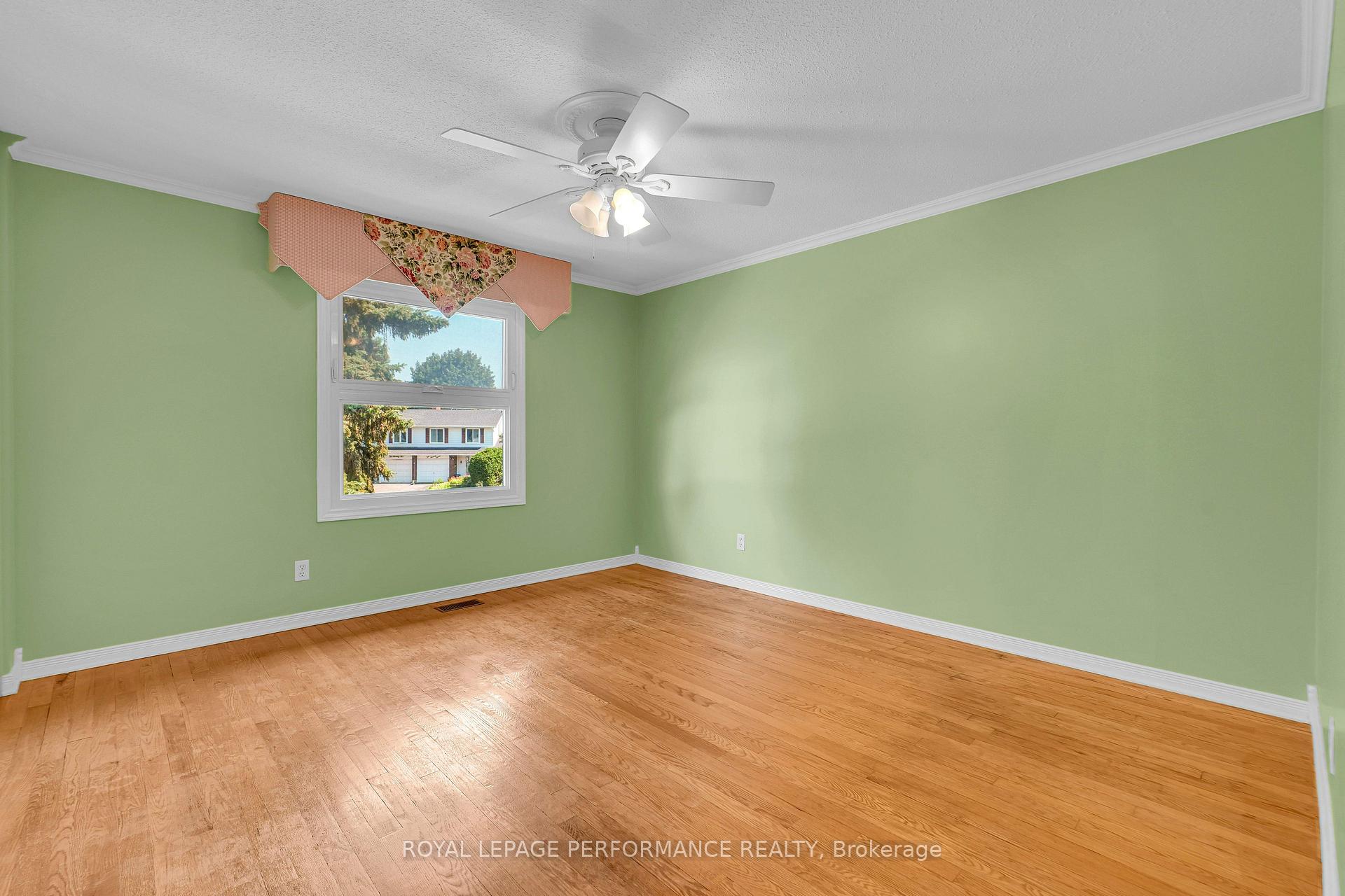 Photo 17 of 1080 Cloverlawn Court, Ottawa, Beacon Hill South — HOMEH