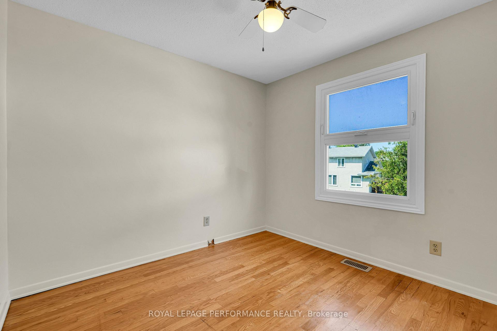 Photo 21 of 1080 Cloverlawn Court, Ottawa, Beacon Hill South — HOMEH