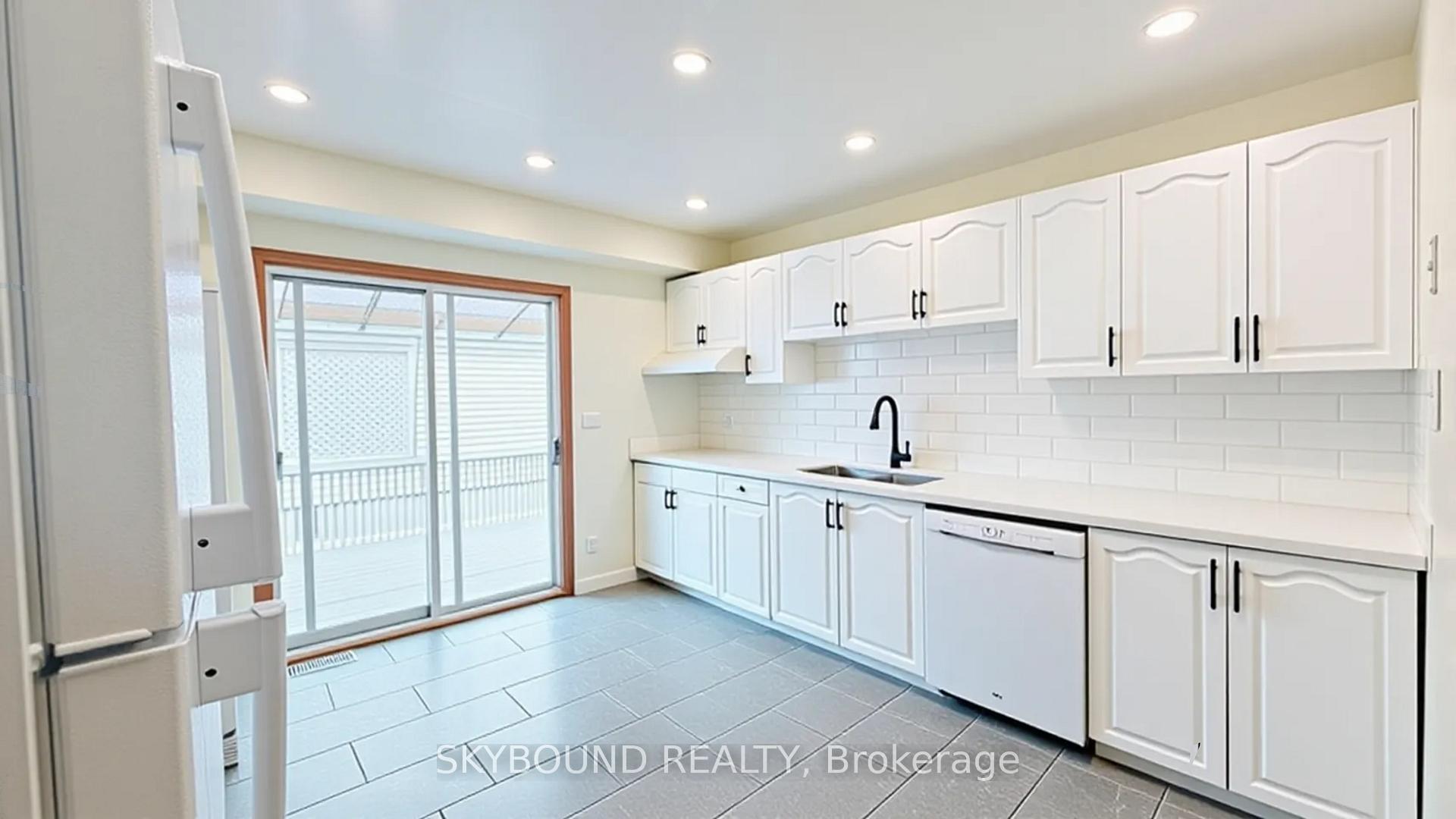 Photo 4 of 1298 Forest Hill, Oakville, Falgarwood — HOMEH