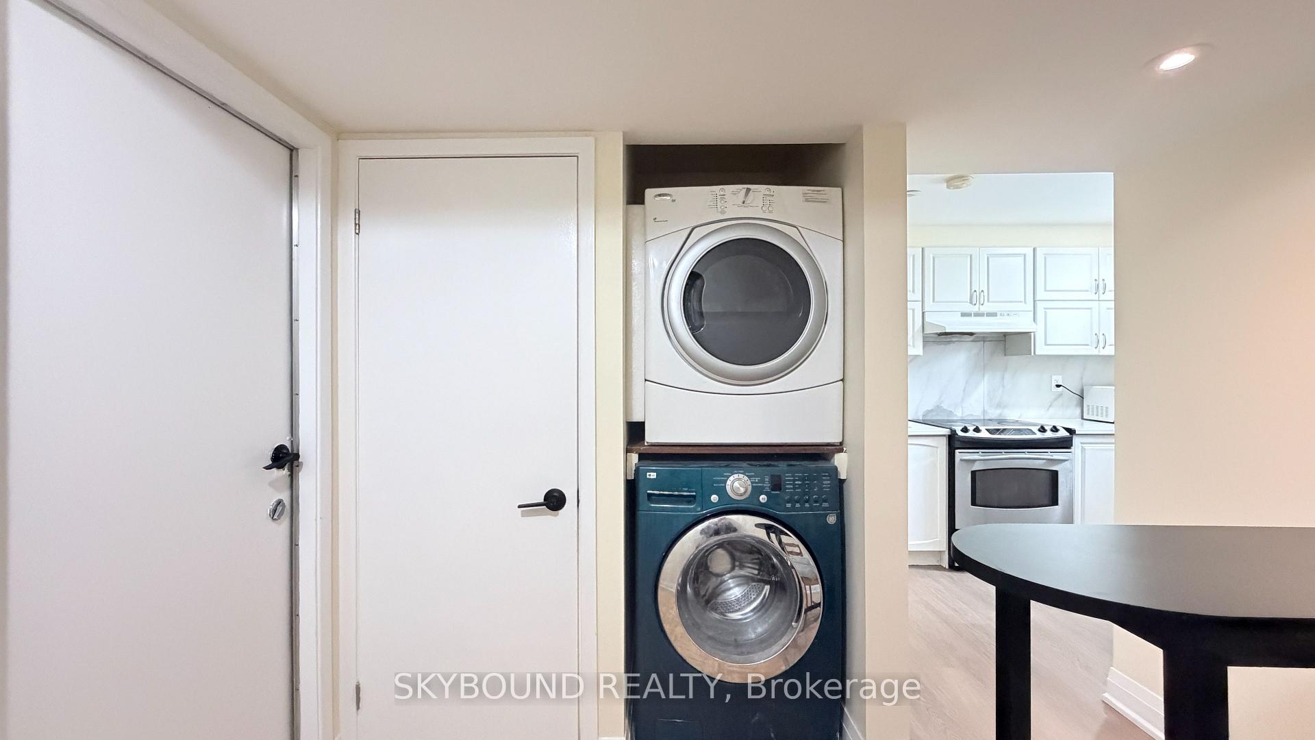 Photo 12 of 1298 Forest Hill, Oakville, Falgarwood — HOMEH