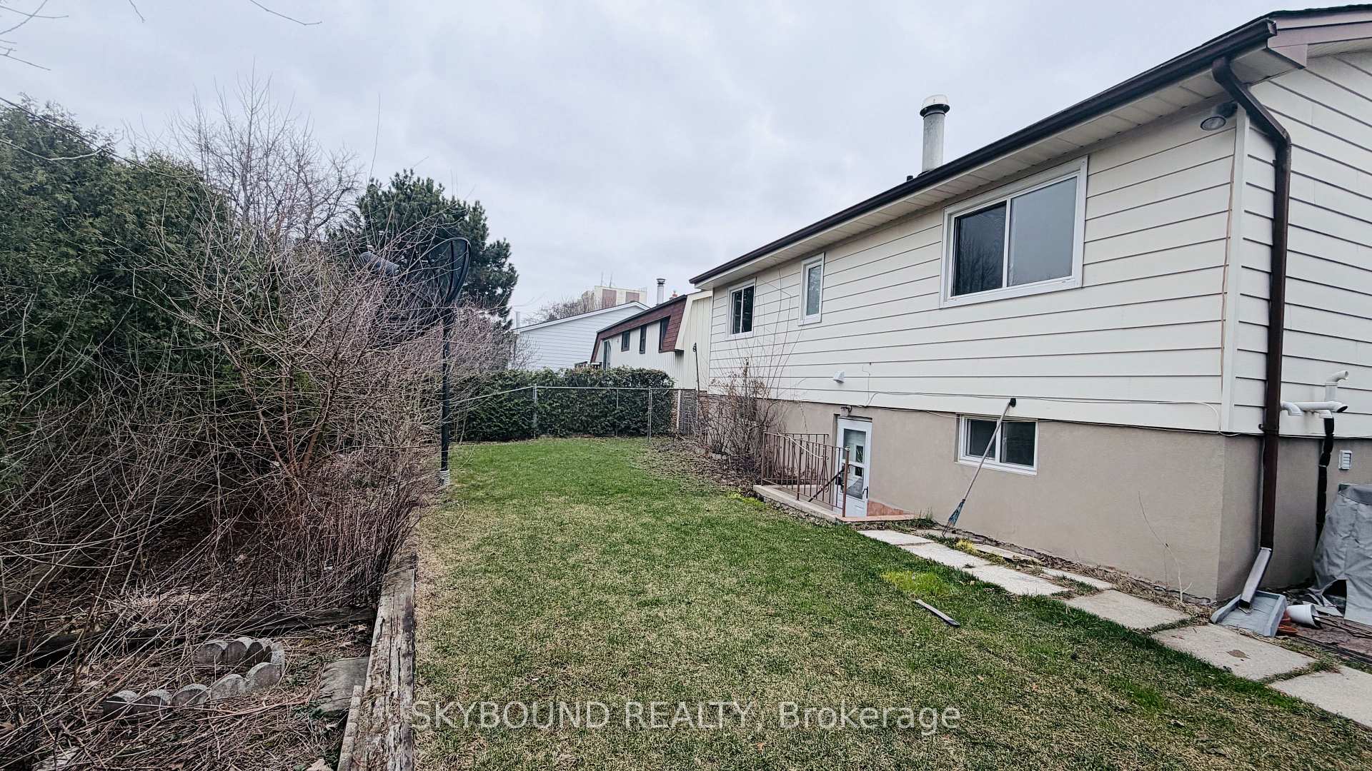 Photo 21 of 1298 Forest Hill, Oakville, Falgarwood — HOMEH