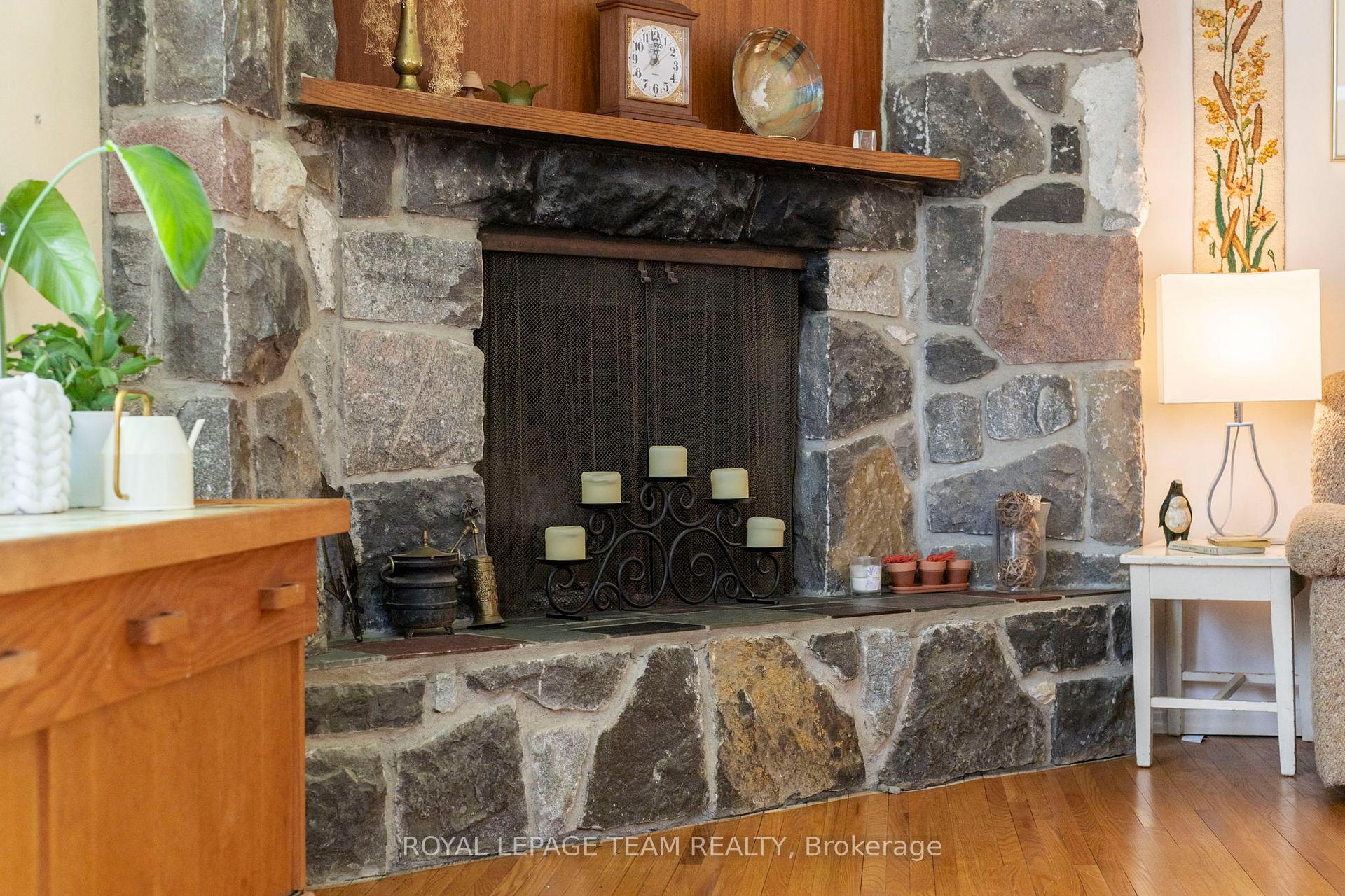 Photo 11 of 4 Leeward Street, Ottawa, Pineglen/Country Place — HOMEH
