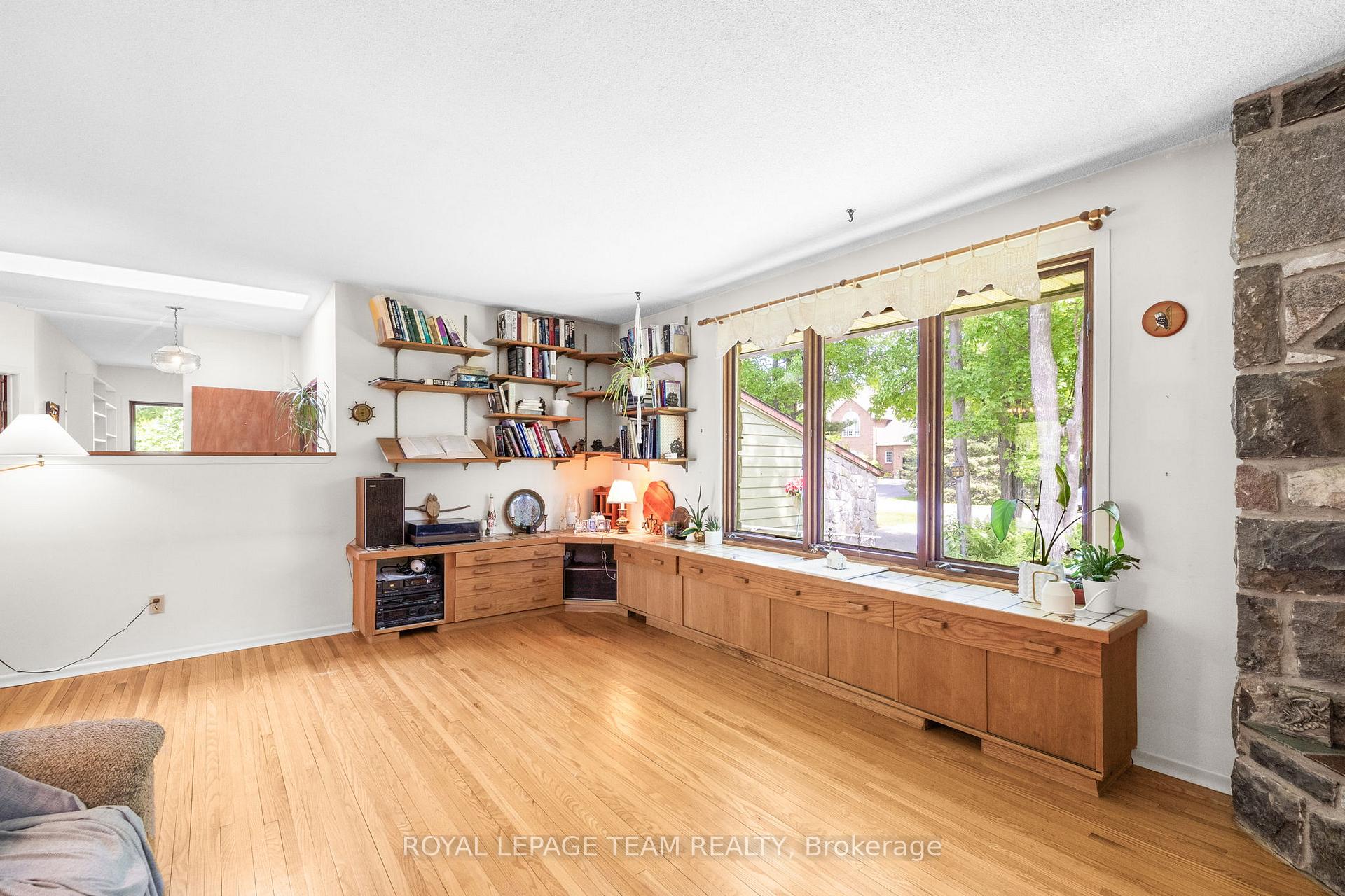 Photo 14 of 4 Leeward Street, Ottawa, Pineglen/Country Place — HOMEH