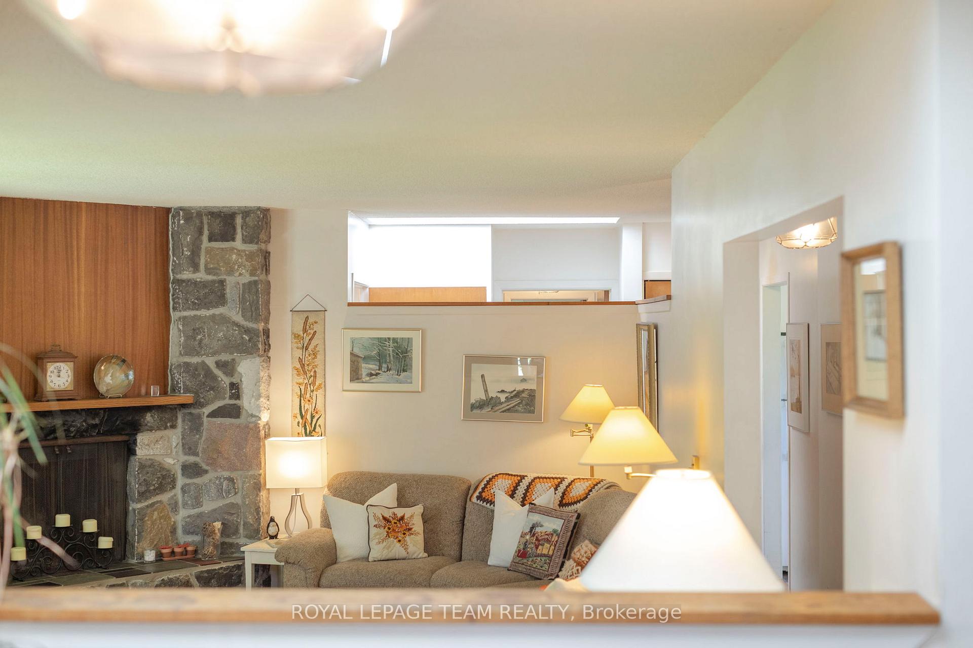 Photo 15 of 4 Leeward Street, Ottawa, Pineglen/Country Place — HOMEH