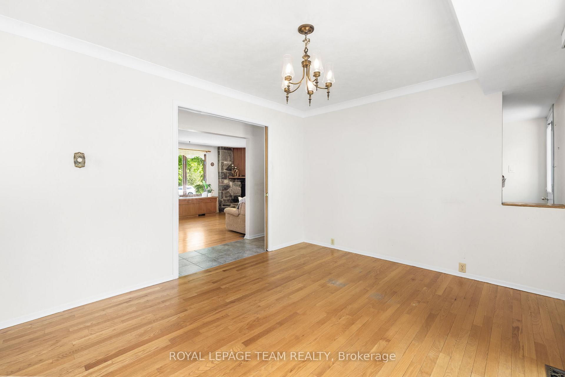 Photo 17 of 4 Leeward Street, Ottawa, Pineglen/Country Place — HOMEH