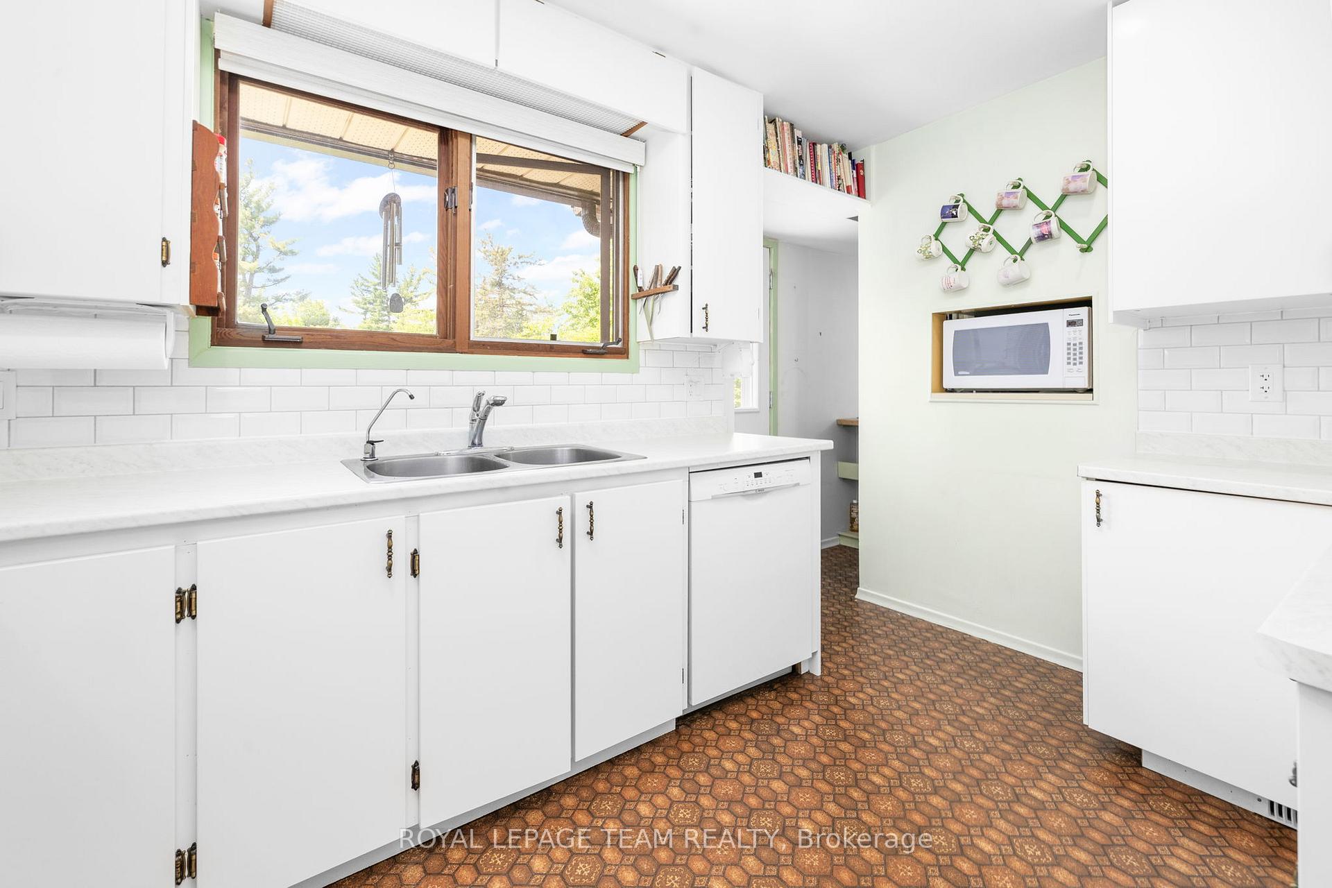 Photo 18 of 4 Leeward Street, Ottawa, Pineglen/Country Place — HOMEH