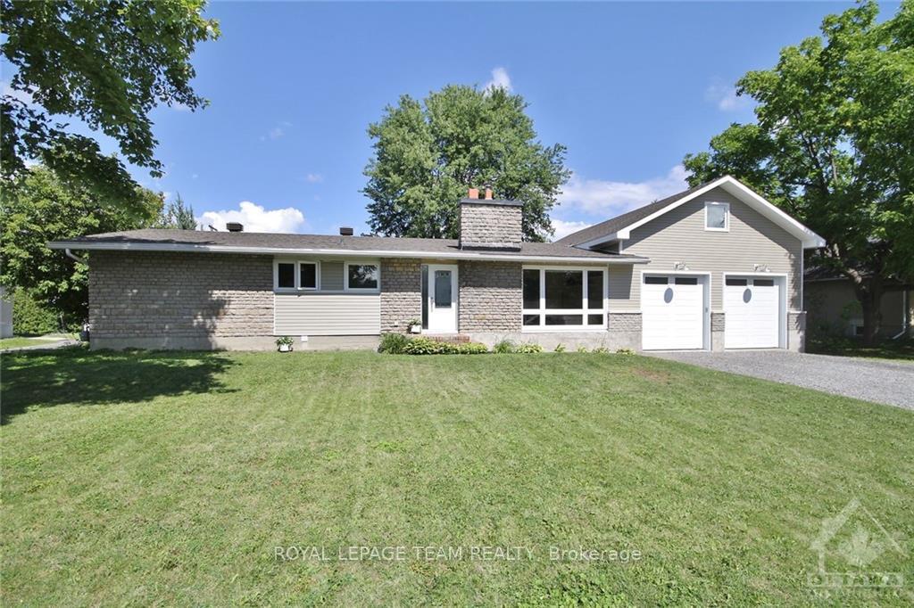 Photo 1 of 5 Lipstan Avenue N, Ottawa, City View/Skyline/Fisher Heights/Parkwood Hills — HOMEH
