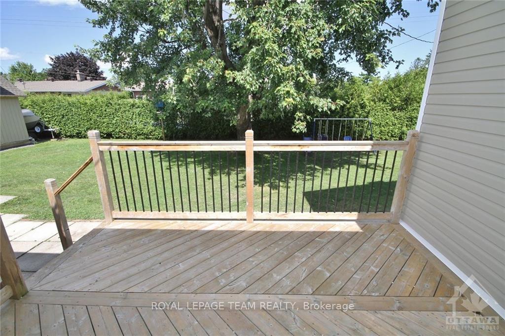 Photo 6 of 5 Lipstan Avenue N, Ottawa, City View/Skyline/Fisher Heights/Parkwood Hills — HOMEH
