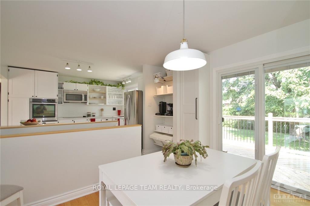 Photo 10 of 5 Lipstan Avenue N, Ottawa, City View/Skyline/Fisher Heights/Parkwood Hills — HOMEH