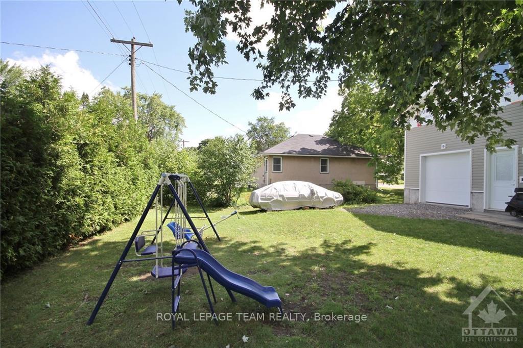 Photo 24 of 5 Lipstan Avenue N, Ottawa, City View/Skyline/Fisher Heights/Parkwood Hills — HOMEH