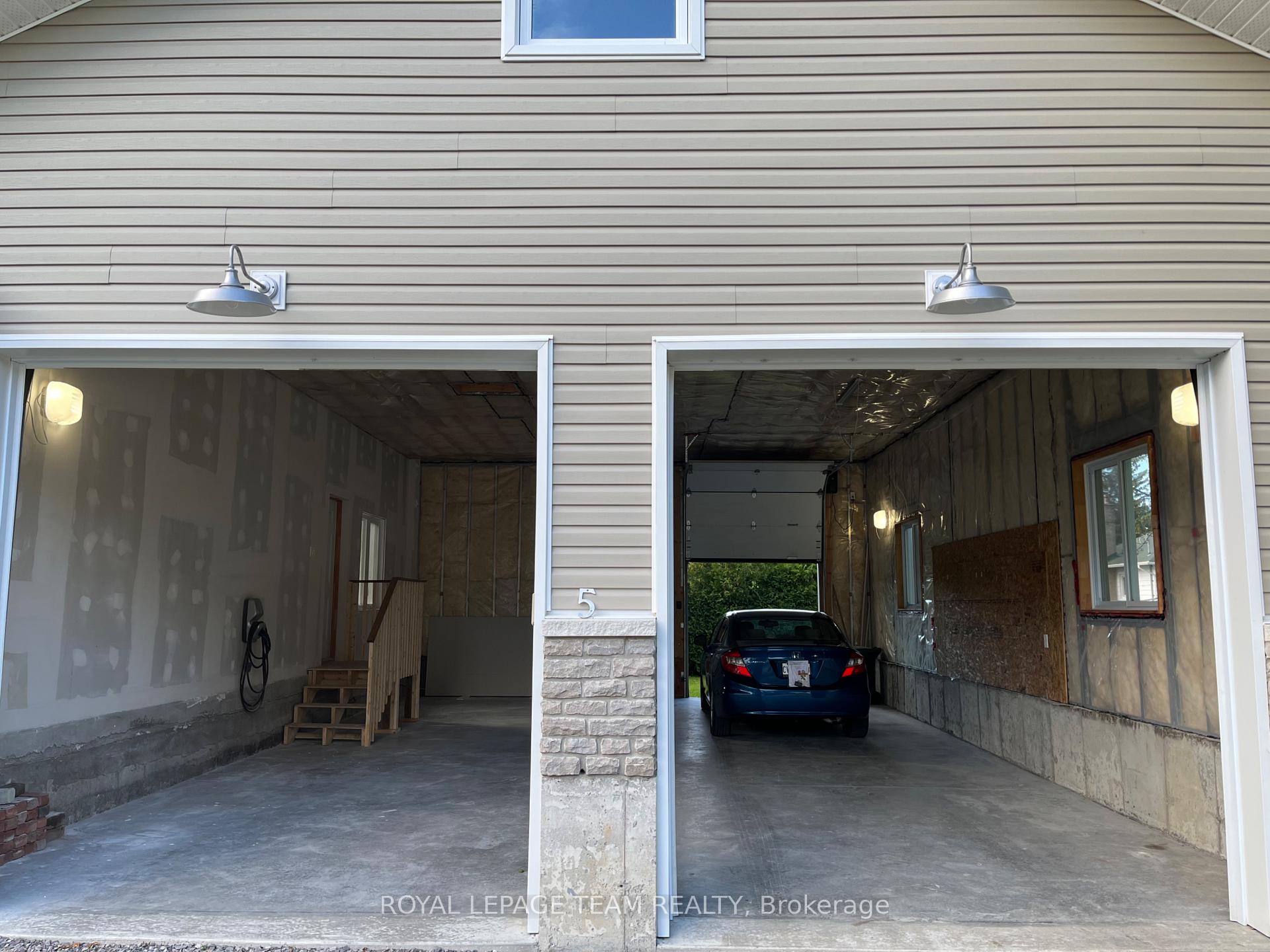 Photo 27 of 5 Lipstan Avenue N, Ottawa, City View/Skyline/Fisher Heights/Parkwood Hills — HOMEH