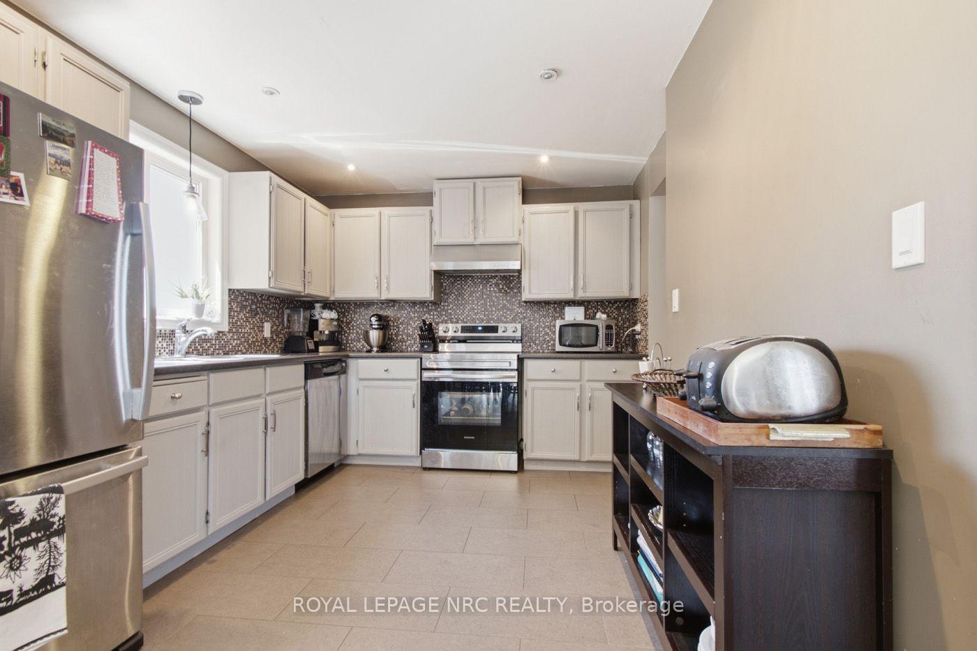 Photo 5 of 5 Culligan Crescent, Thorold, Confederation Heights — HOMEH