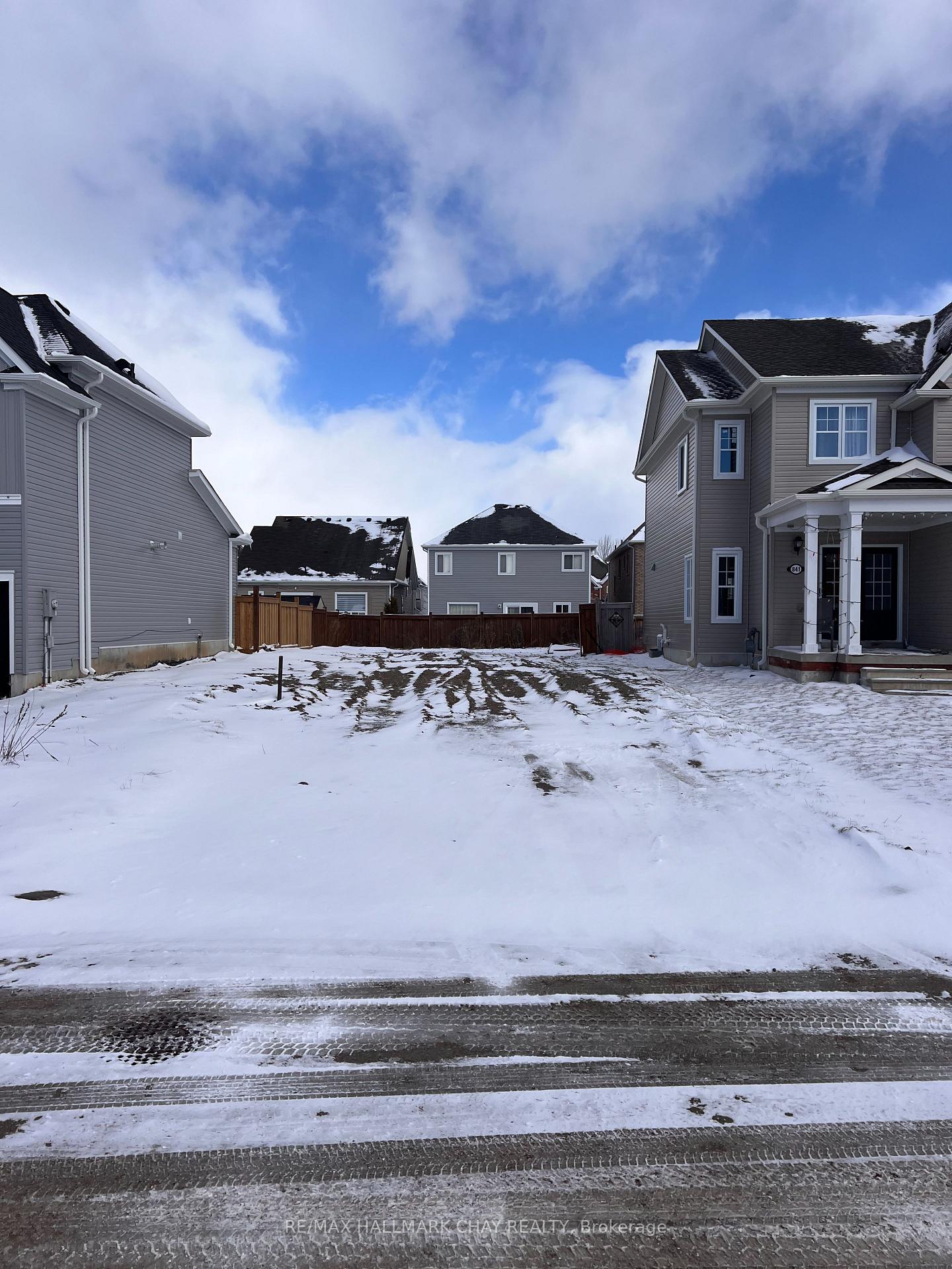 Photo 2 of 837 O'Reilly Crescent, Shelburne — HOMEH