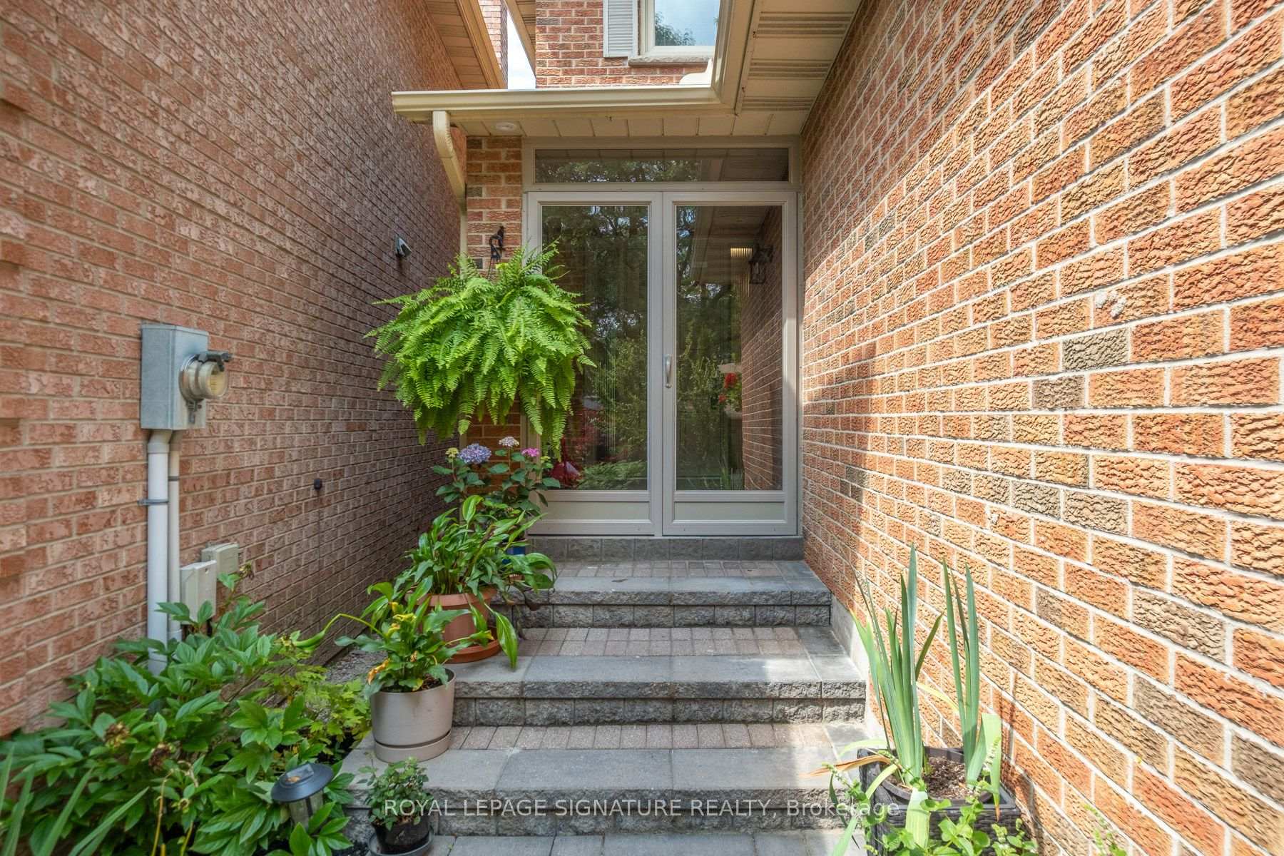 Photo 4 of 32 Richwood Drive, Markham, Sherwood-Amberglen — HOMEH