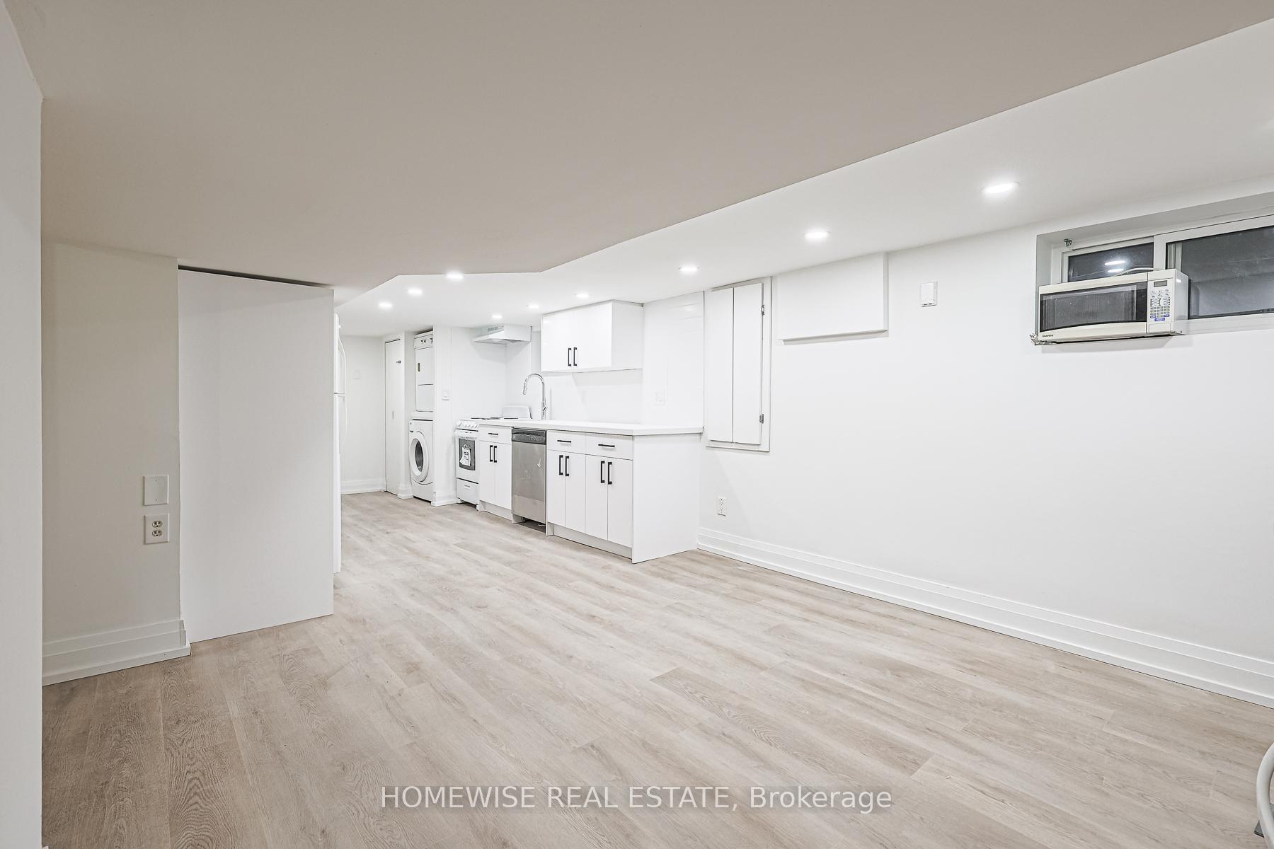 Photo 3 of Unit Lower, 81 Shields Avenue, Toronto, Lawrence Park South — HOMEH