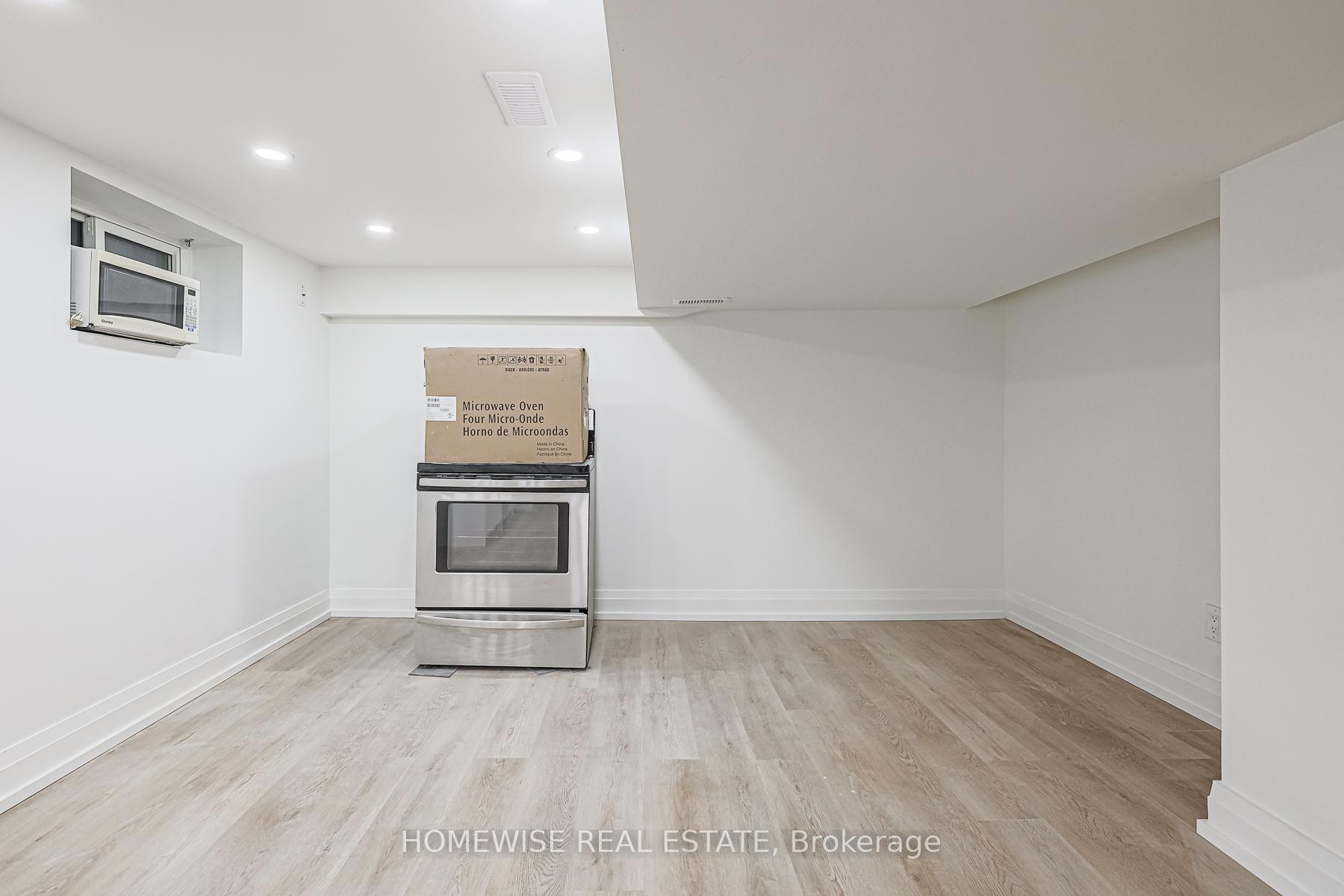 Photo 11 of Unit Lower, 81 Shields Avenue, Toronto, Lawrence Park South — HOMEH