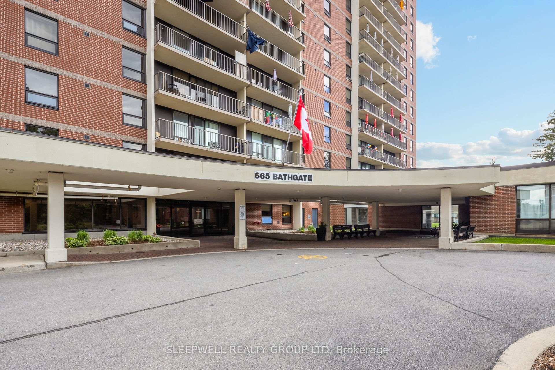 Photo 3 of Unit 712, 665 Bathgate Drive, Ottawa, Carson Meadows — HOMEH