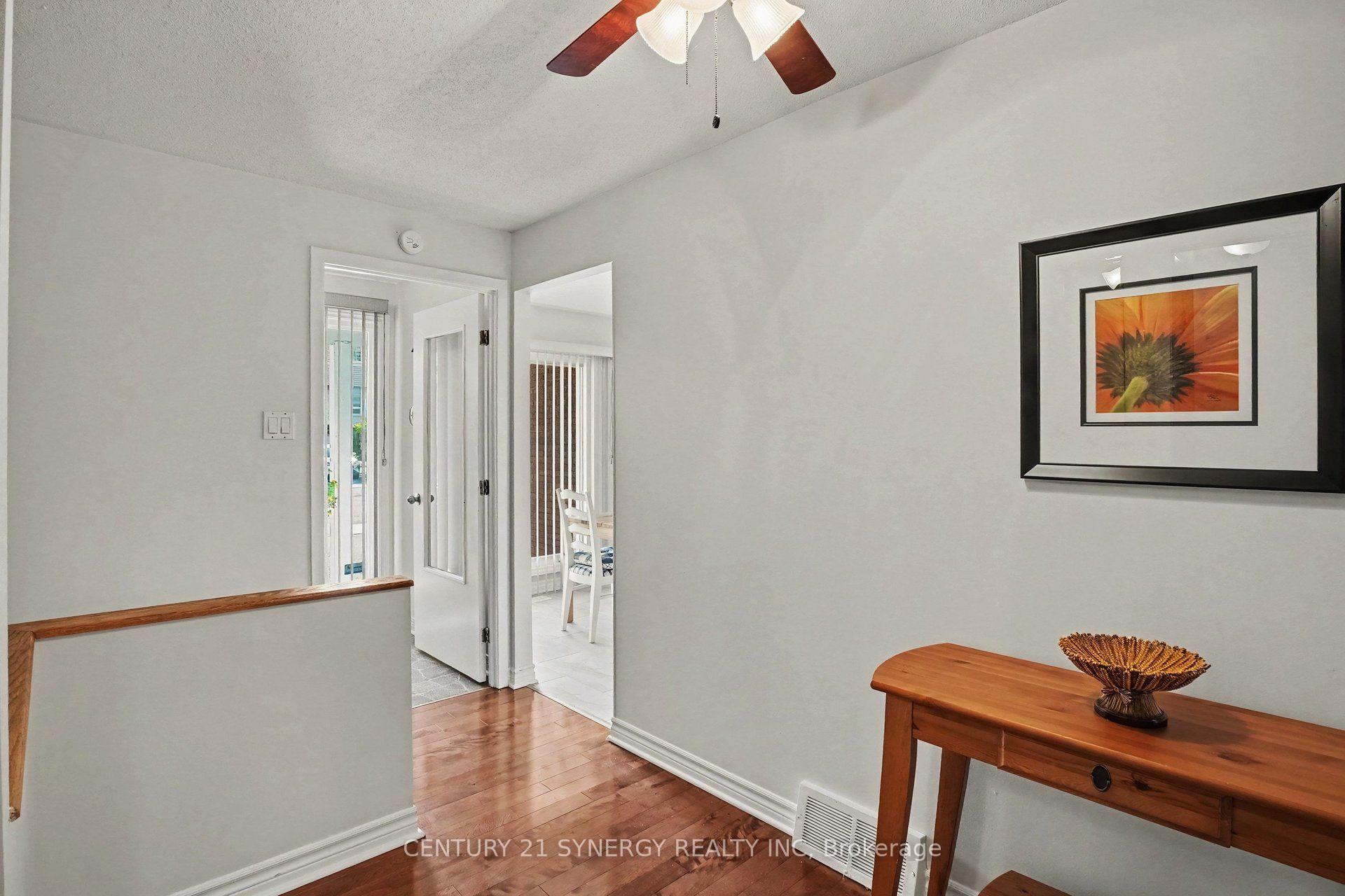 Photo 5 of 1078 Alenmede Crescent, Ottawa, Fairfield Heights — HOMEH