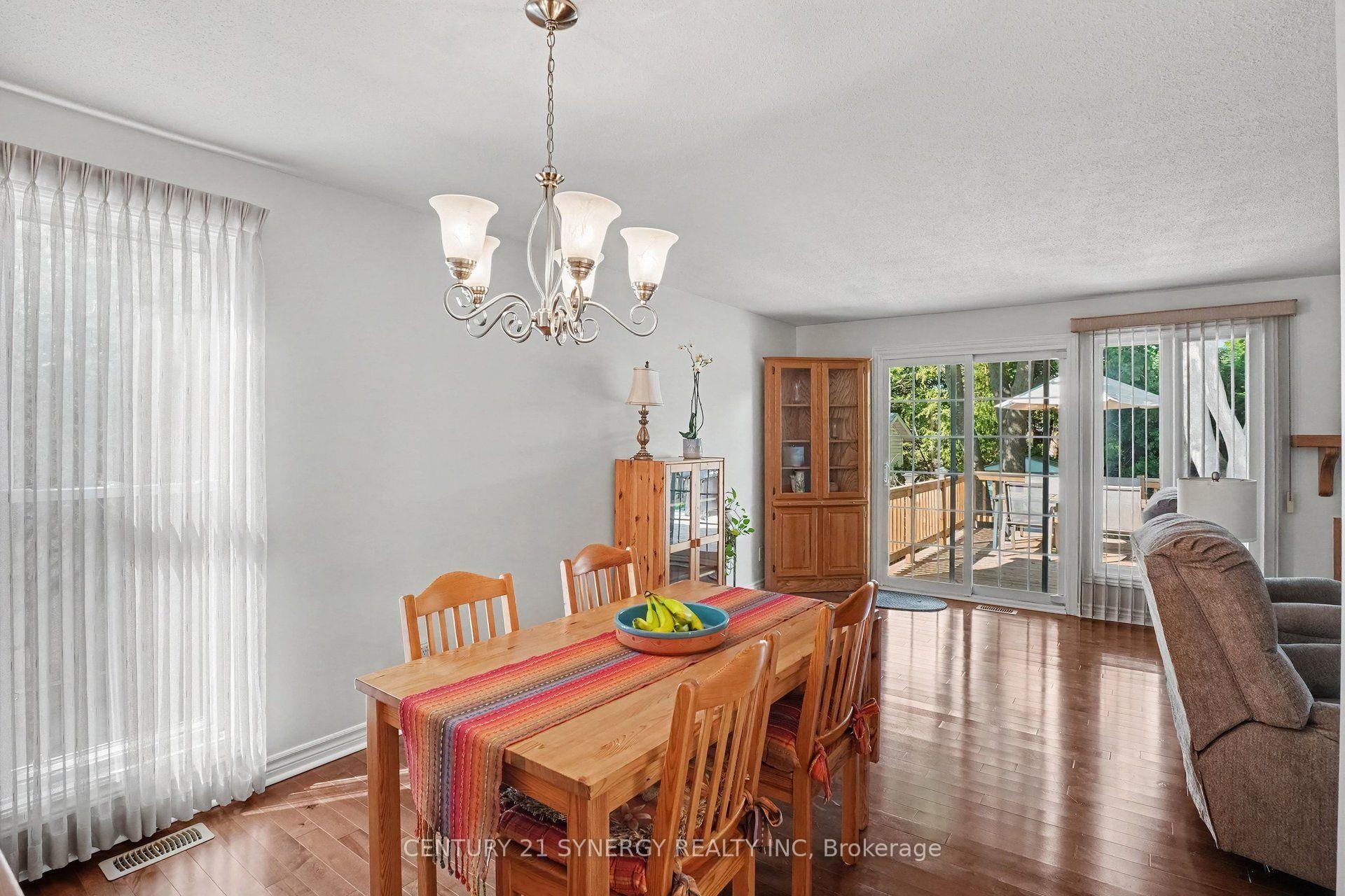 Photo 10 of 1078 Alenmede Crescent, Ottawa, Fairfield Heights — HOMEH