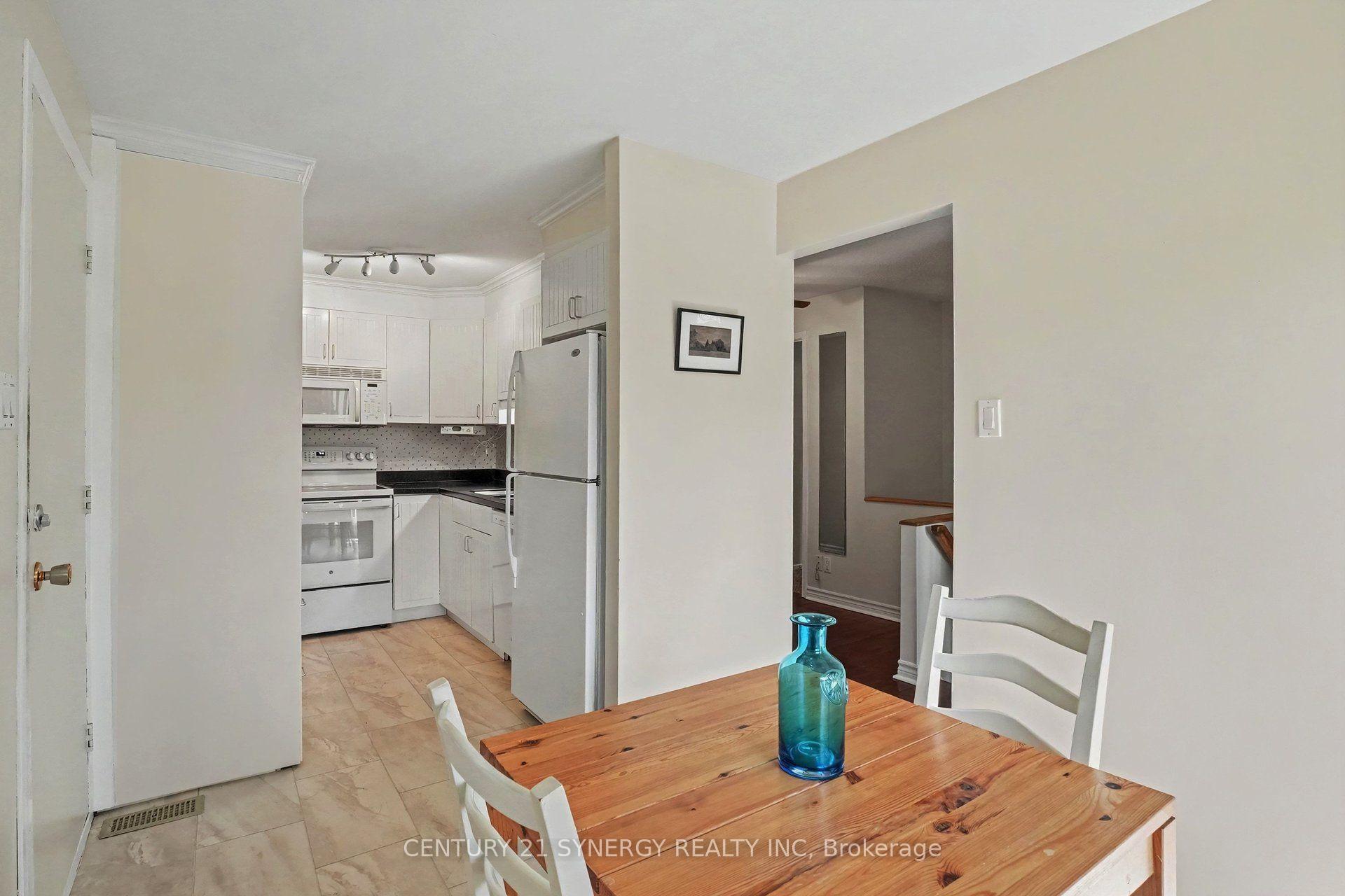 Photo 13 of 1078 Alenmede Crescent, Ottawa, Fairfield Heights — HOMEH