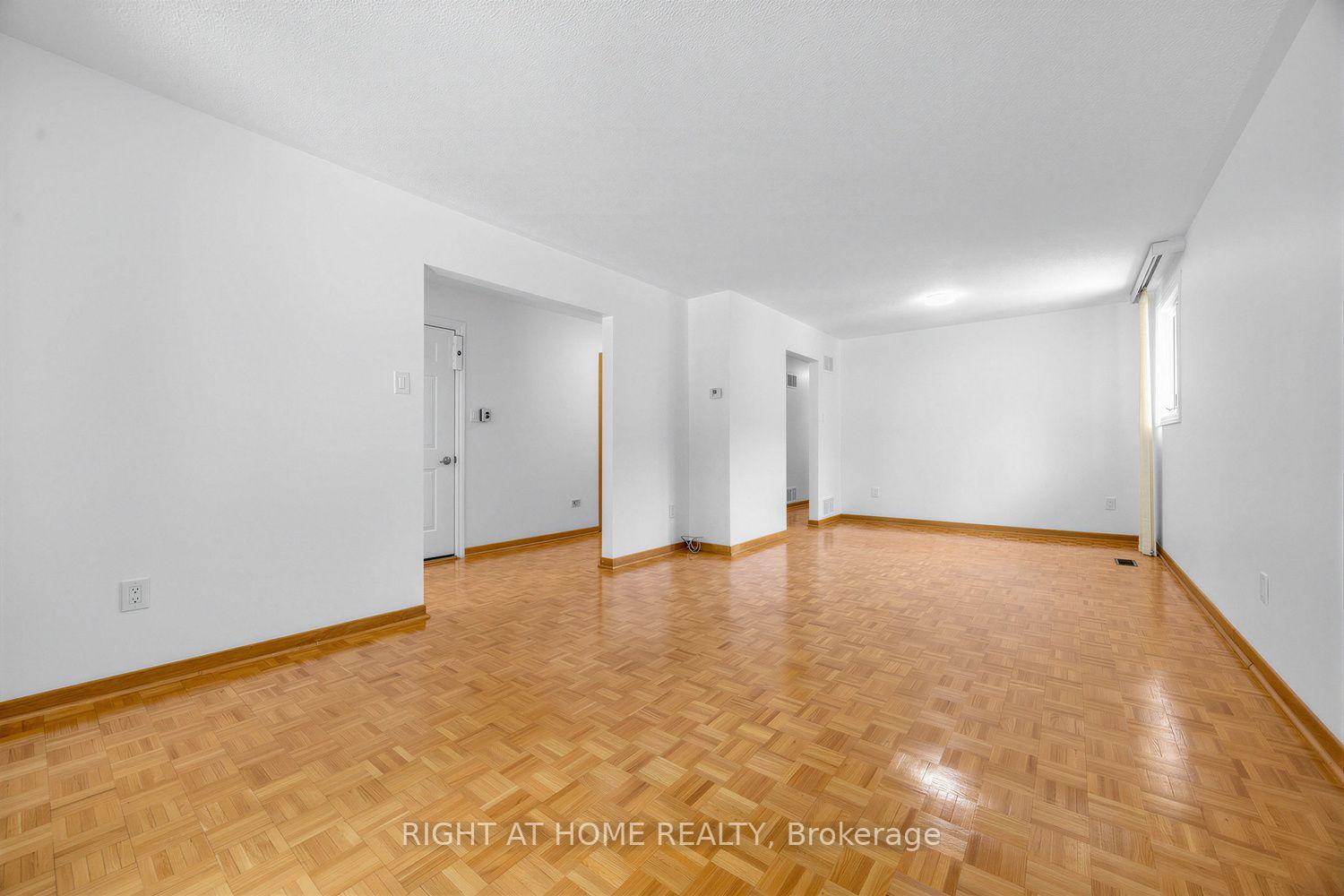Photo 9 of 3126 Mccarthy Court, Mississauga, Applewood — HOMEH
