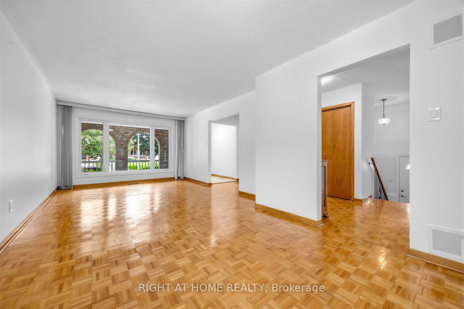 Photo 12 of 3126 Mccarthy Court, Mississauga, Applewood — HOMEH