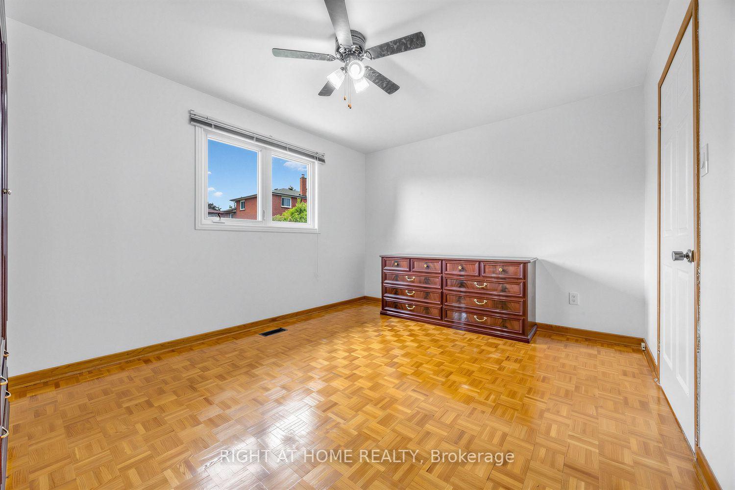 Photo 26 of 3126 Mccarthy Court, Mississauga, Applewood — HOMEH