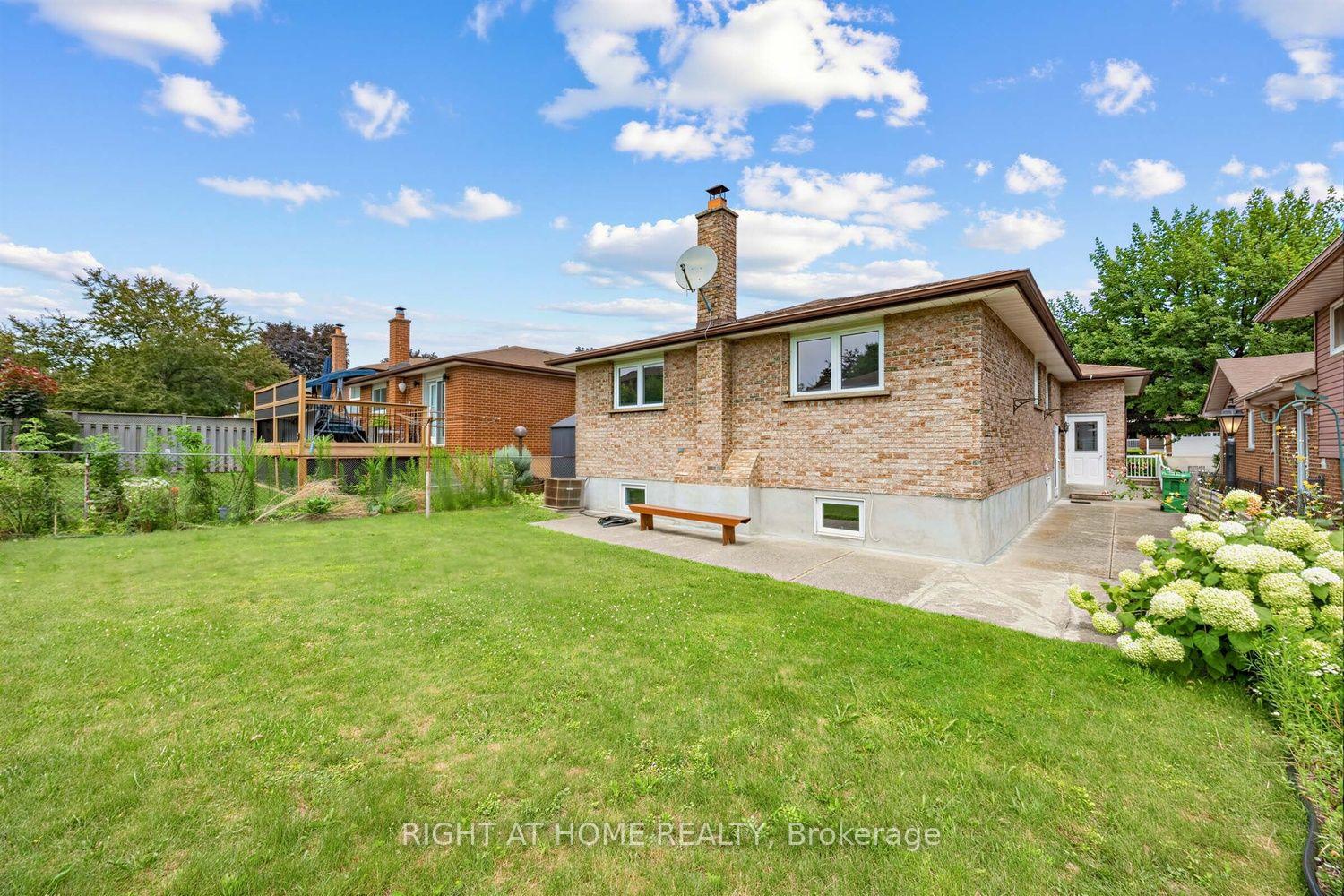 Photo 45 of 3126 Mccarthy Court, Mississauga, Applewood — HOMEH