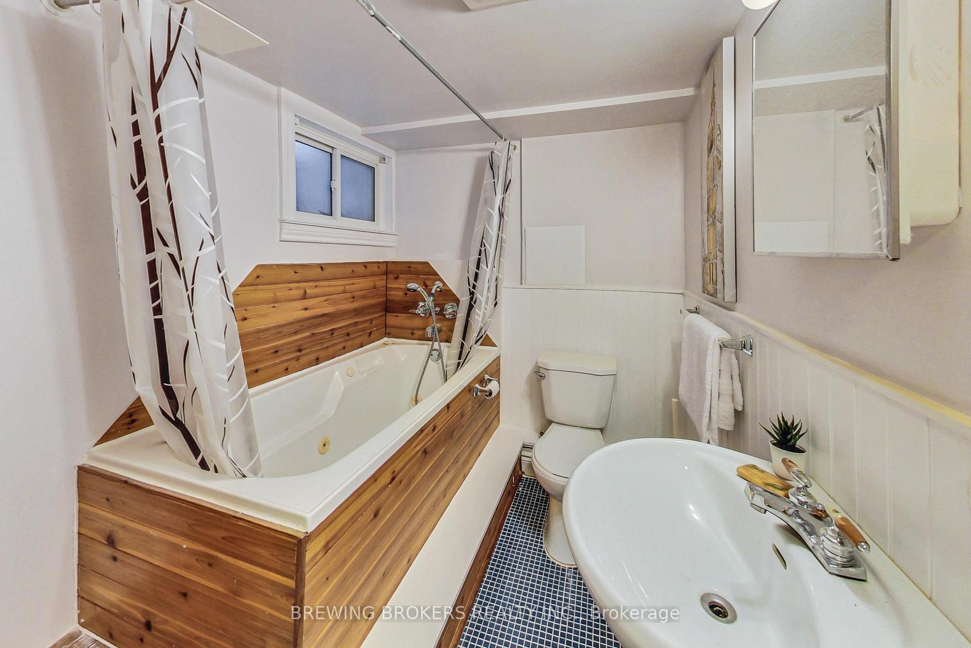 Photo 21 of 98 Moberly Avenue, Toronto, Woodbine Corridor — HOMEH