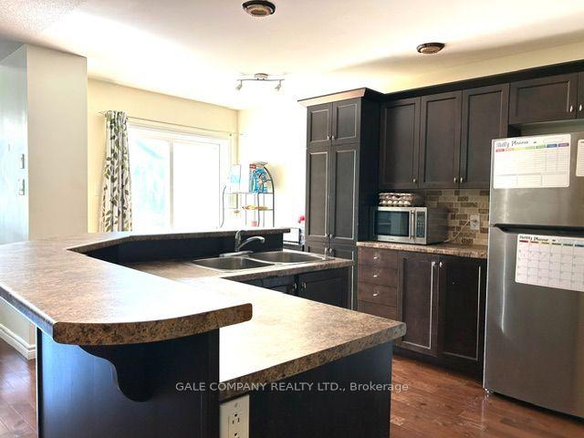 Photo 8 of 149 Tandalee Crescent, Ottawa, Kanata - Emerald Meadows/Trailwest — HOMEH