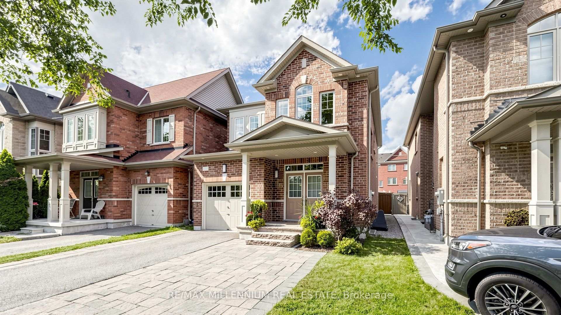 Photo 2 of 353 Moody Drive, Vaughan, Kleinburg — HOMEH