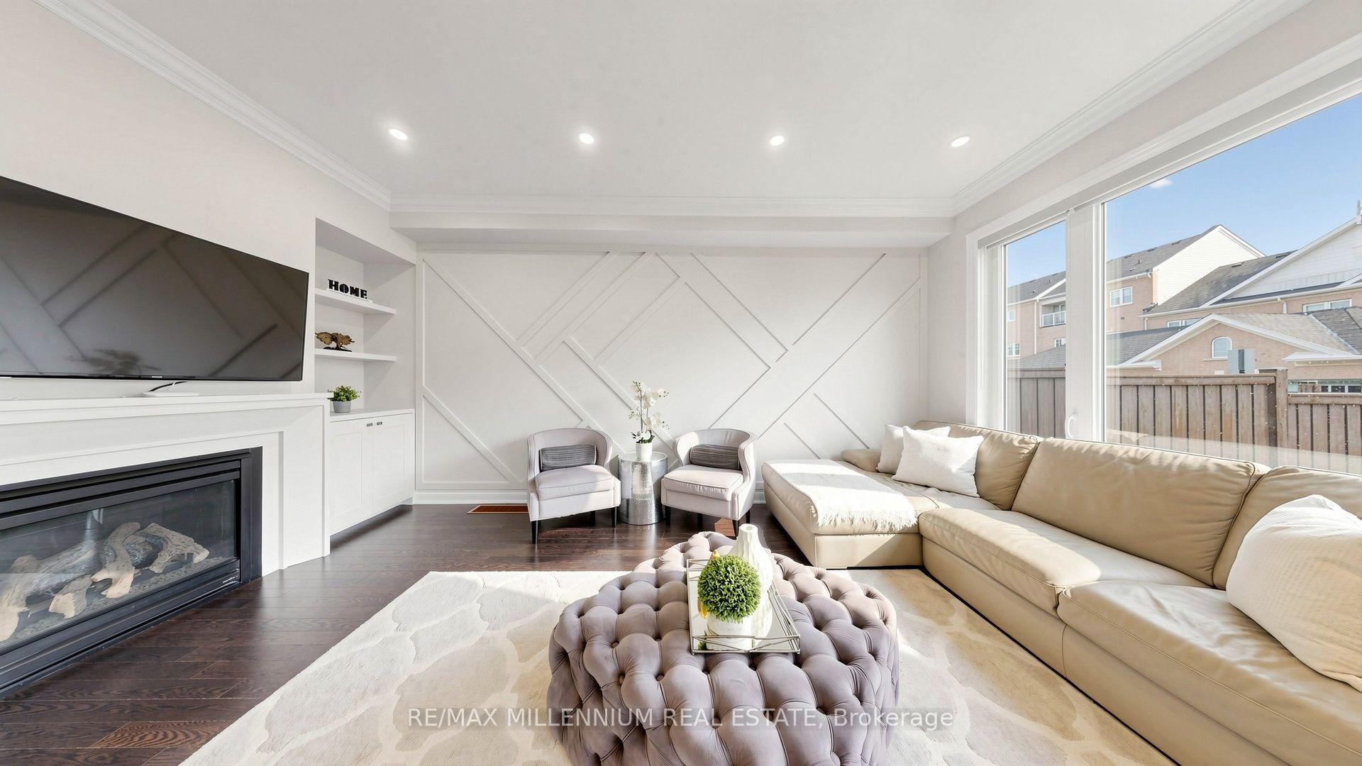 Photo 4 of 353 Moody Drive, Vaughan, Kleinburg — HOMEH
