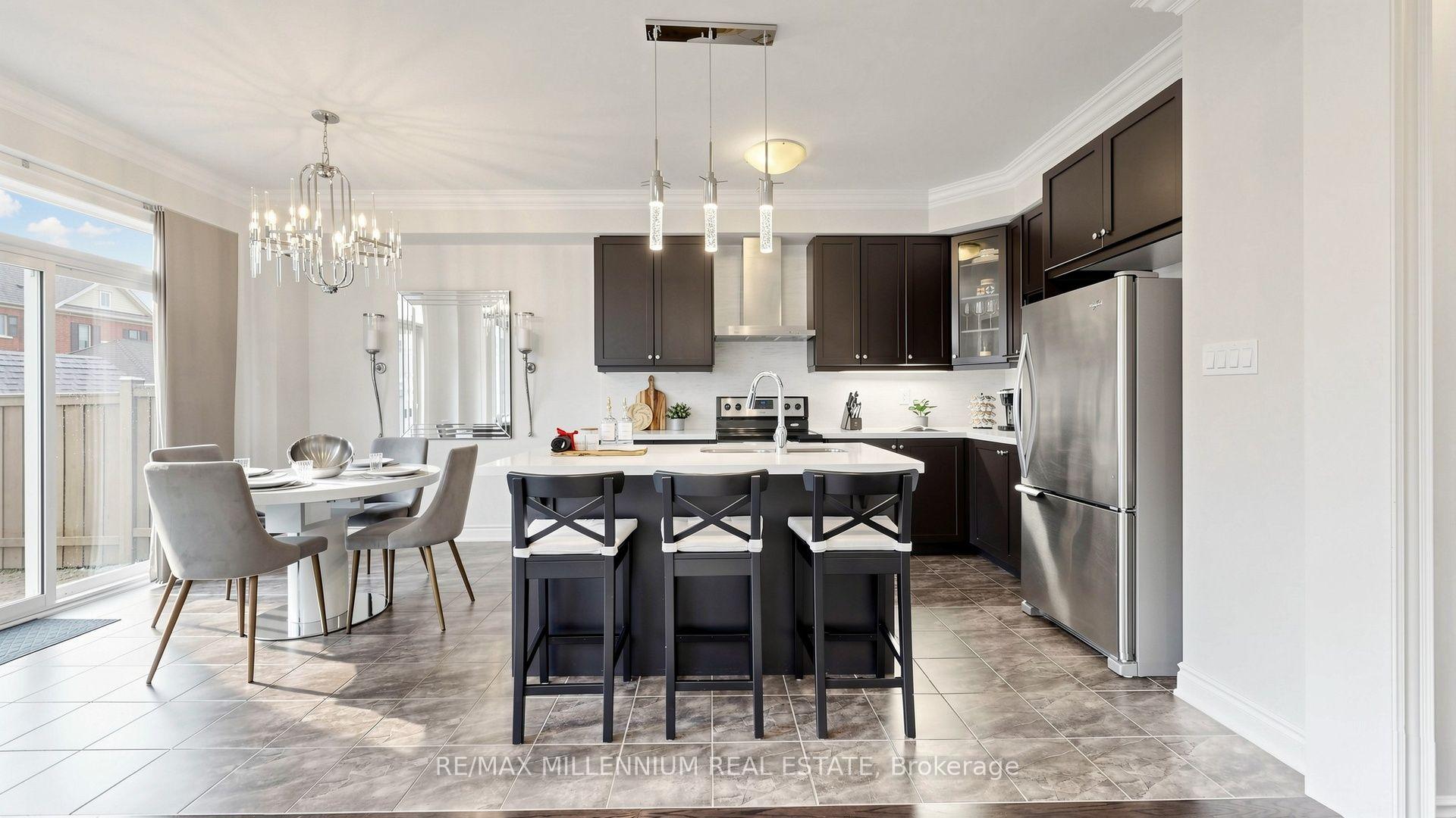 Photo 6 of 353 Moody Drive, Vaughan, Kleinburg — HOMEH