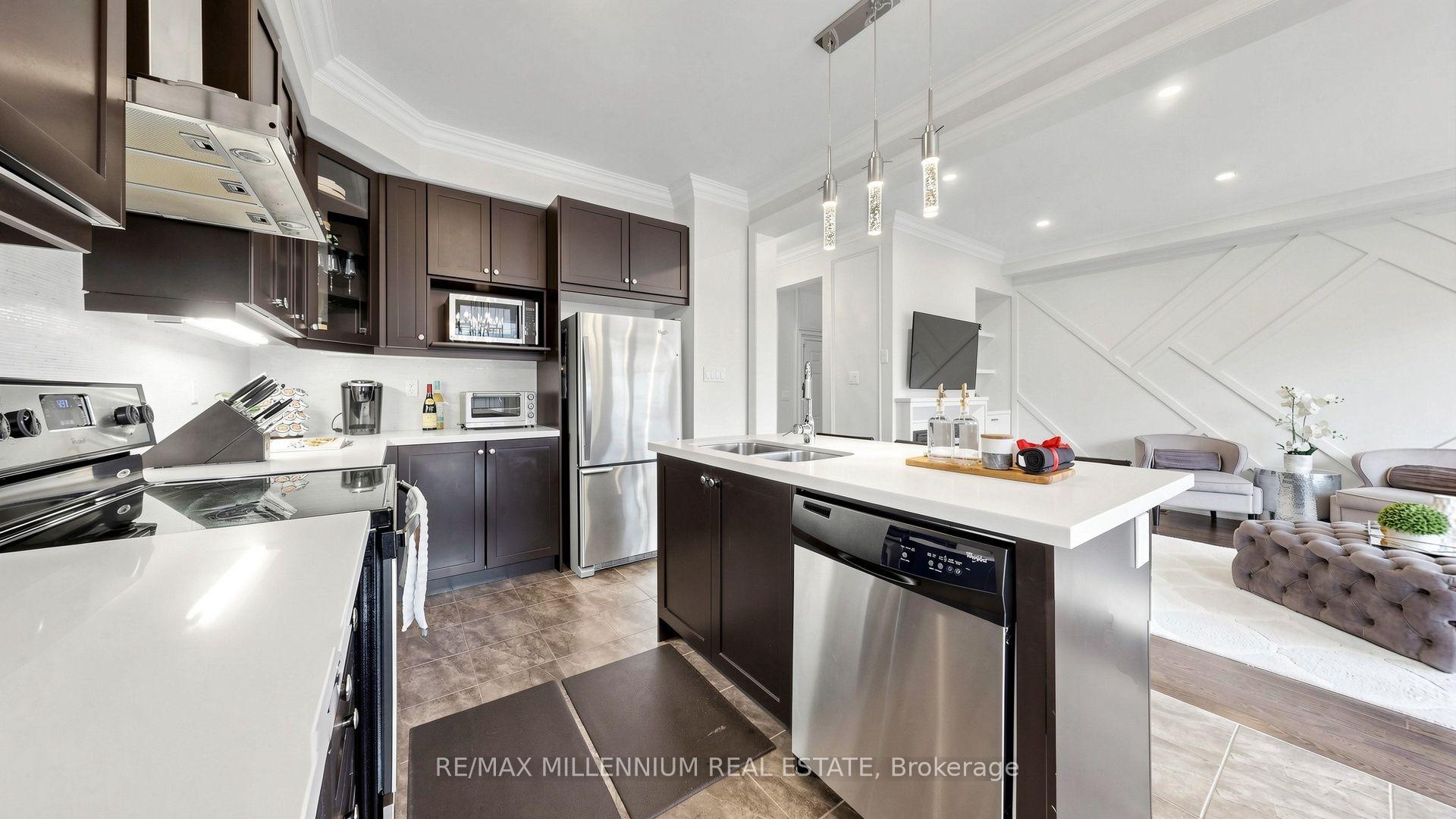 Photo 8 of 353 Moody Drive, Vaughan, Kleinburg — HOMEH
