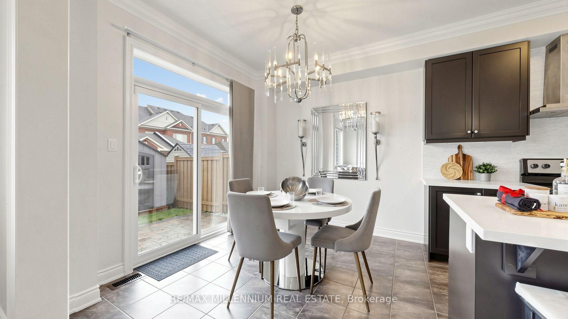 Photo 11 of 353 Moody Drive, Vaughan, Kleinburg — HOMEH