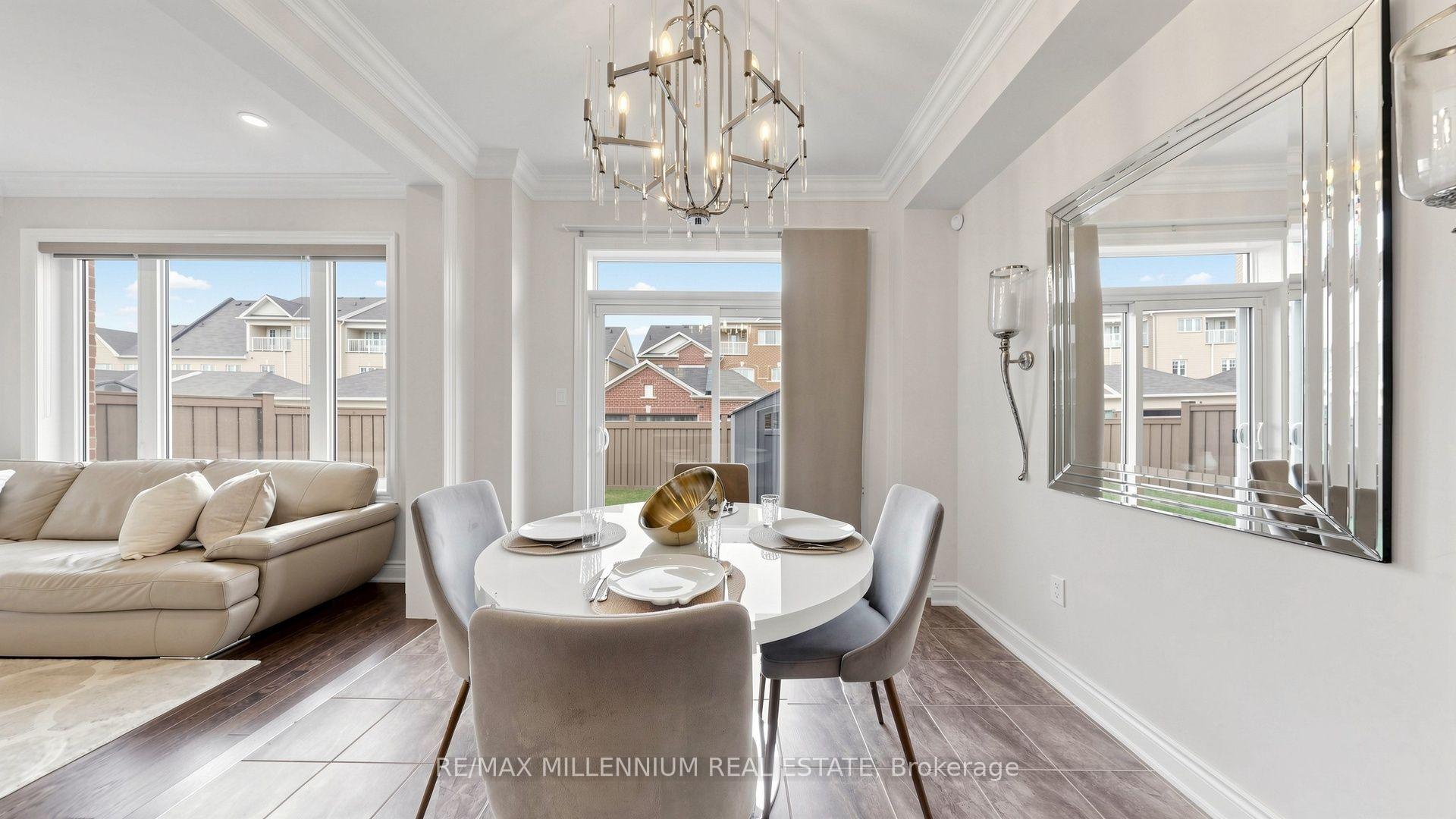Photo 12 of 353 Moody Drive, Vaughan, Kleinburg — HOMEH