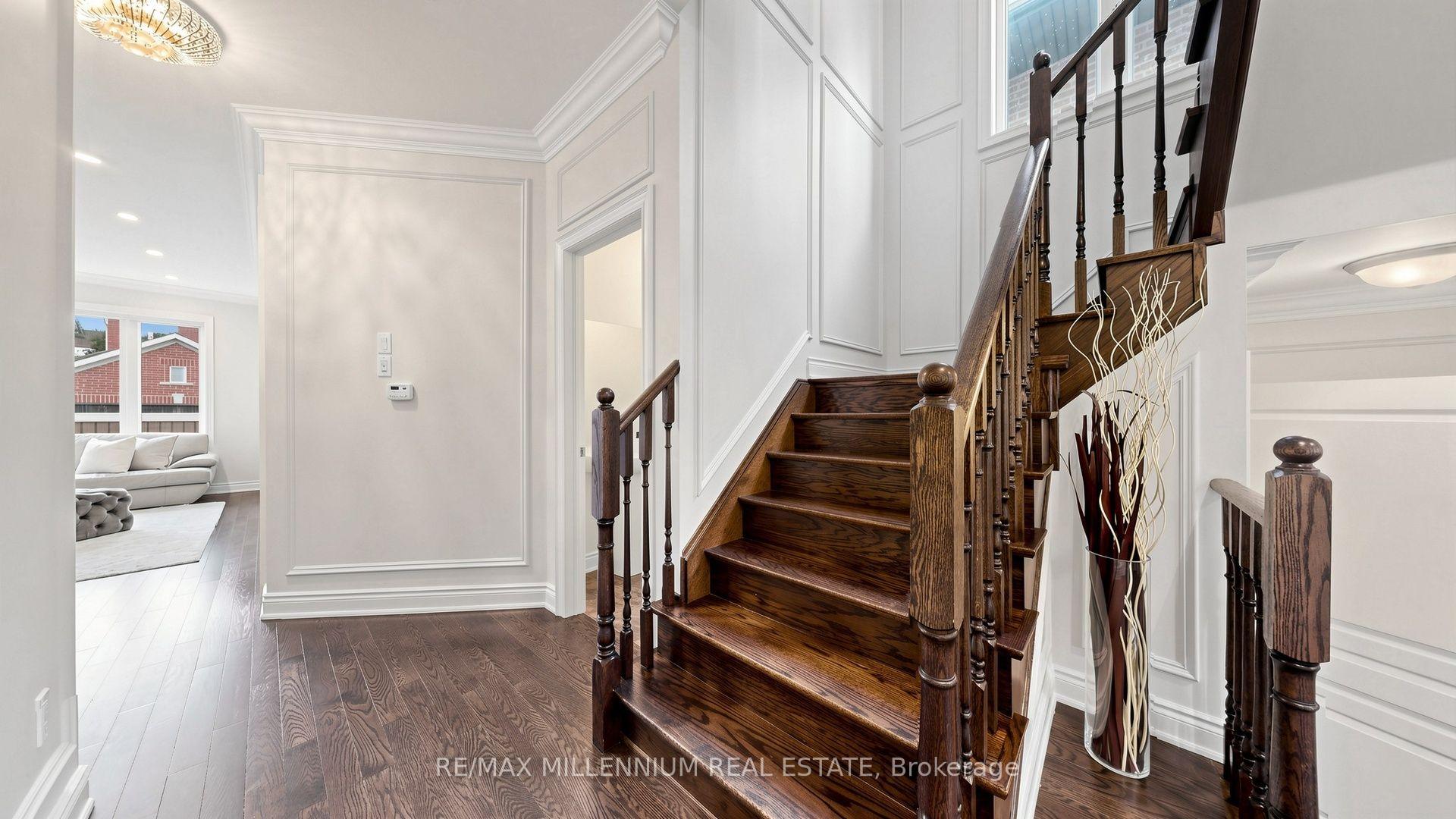 Photo 18 of 353 Moody Drive, Vaughan, Kleinburg — HOMEH