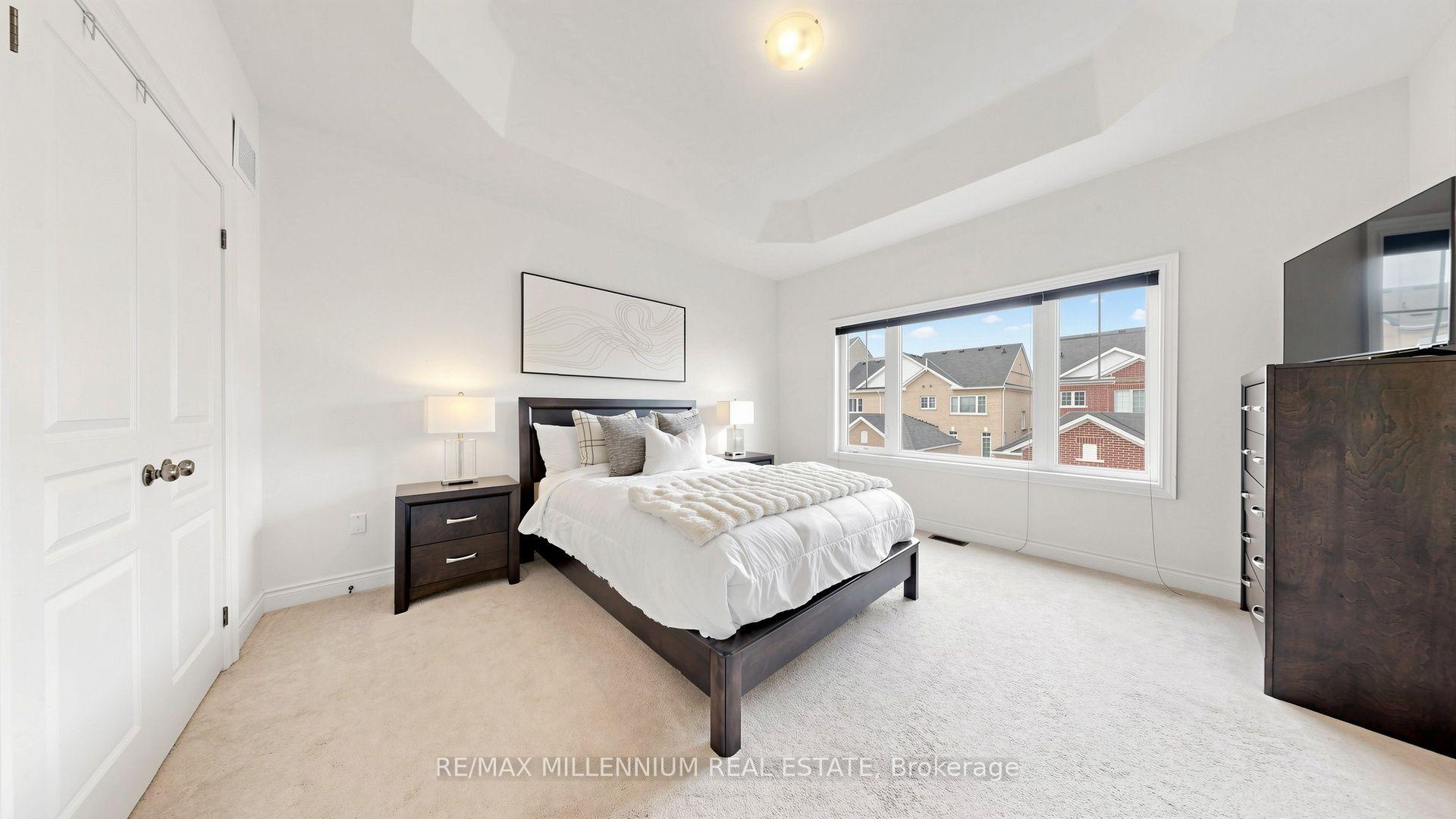 Photo 19 of 353 Moody Drive, Vaughan, Kleinburg — HOMEH