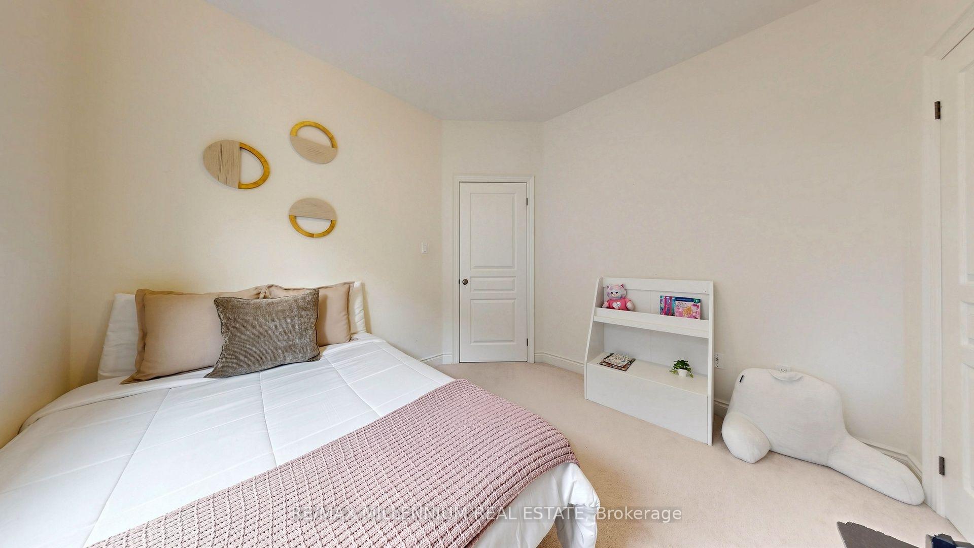 Photo 25 of 353 Moody Drive, Vaughan, Kleinburg — HOMEH