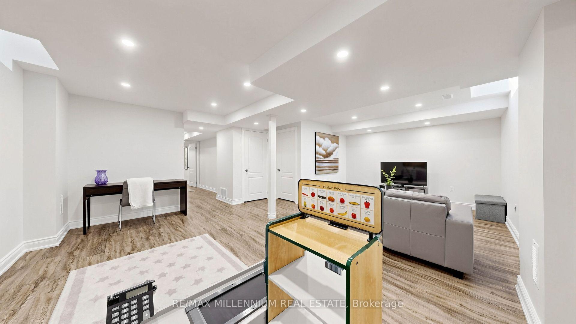 Photo 41 of 353 Moody Drive, Vaughan, Kleinburg — HOMEH
