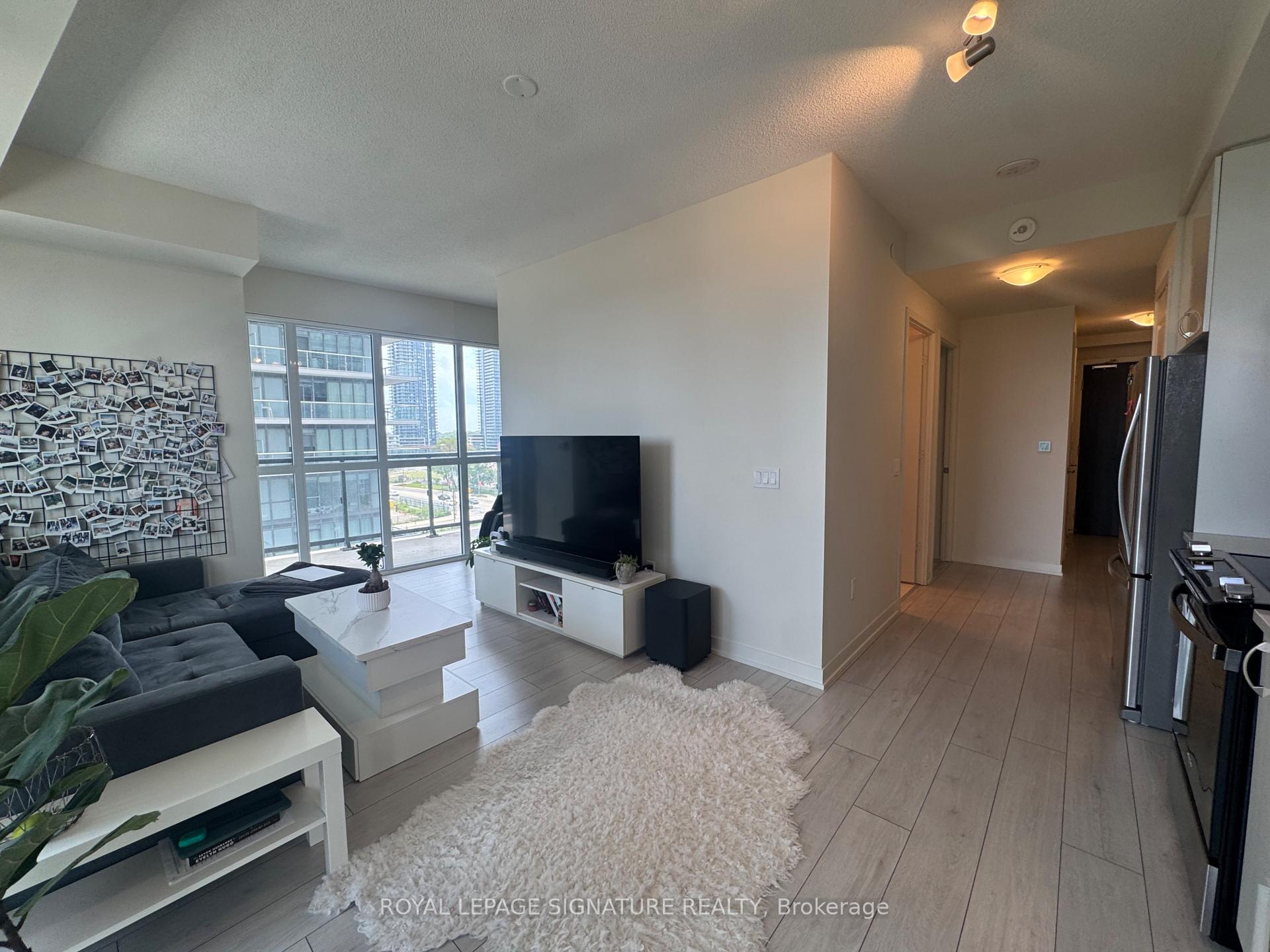 Photo 4 of Unit 705, 38 Annie Craig Drive, Etobicoke, Mimico — HOMEH