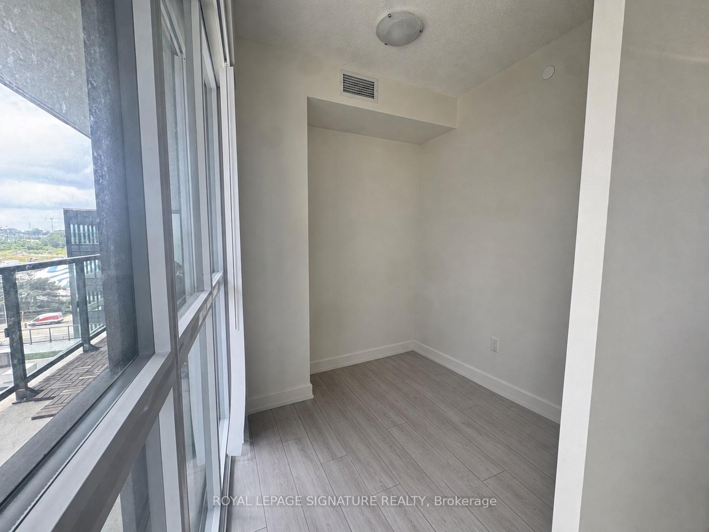 Photo 11 of Unit 705, 38 Annie Craig Drive, Etobicoke, Mimico — HOMEH