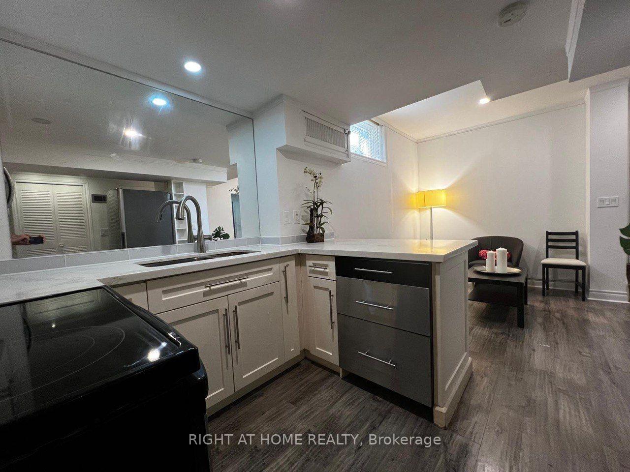 Photo 1 of 24 Jondan ( Basemnet) Crescent, Markham, Royal Orchard — HOMEH