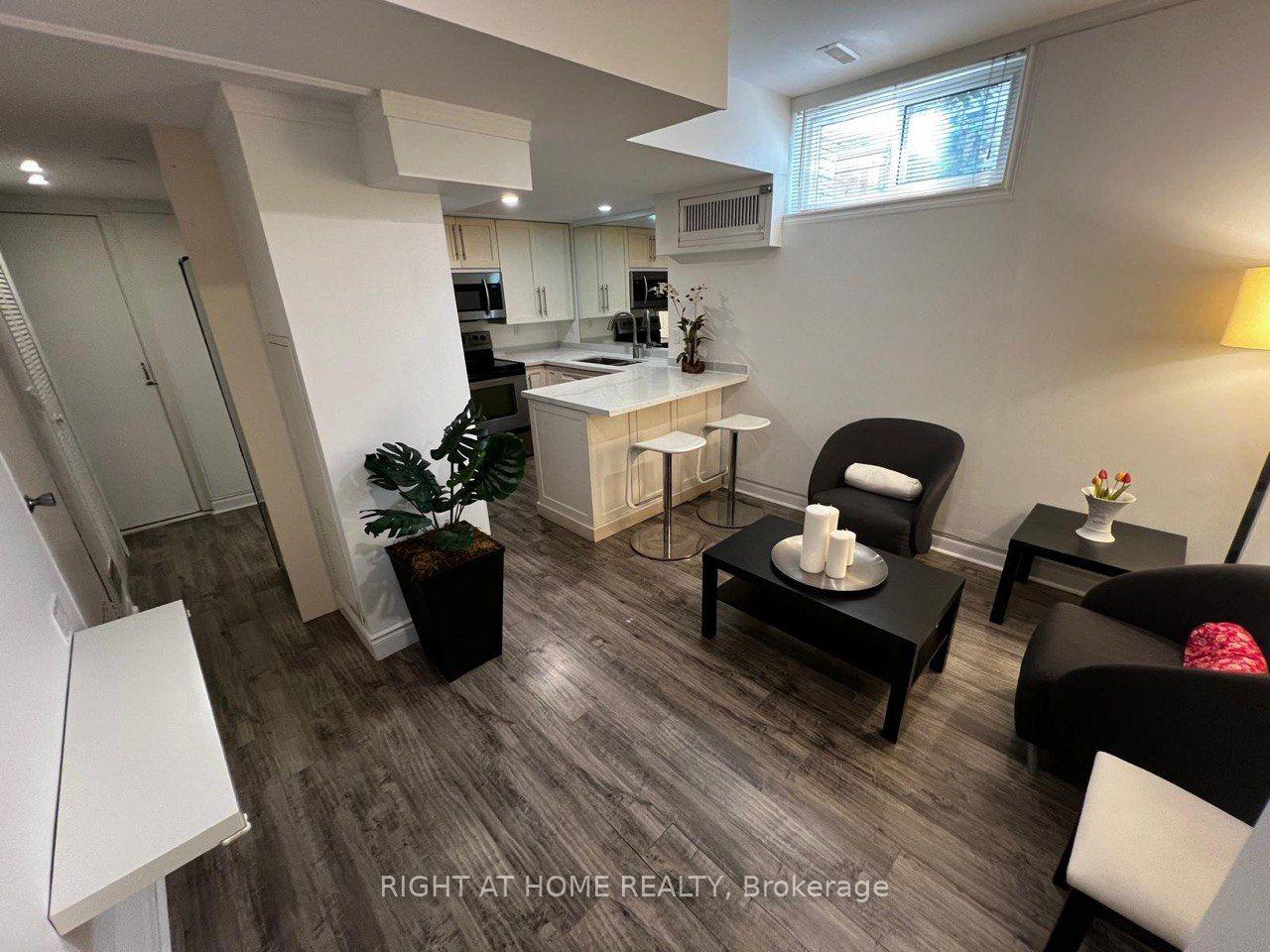 Photo 7 of 24 Jondan ( Basemnet) Crescent, Markham, Royal Orchard — HOMEH