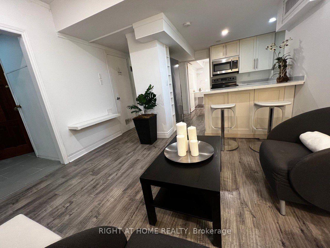 Photo 10 of 24 Jondan ( Basemnet) Crescent, Markham, Royal Orchard — HOMEH