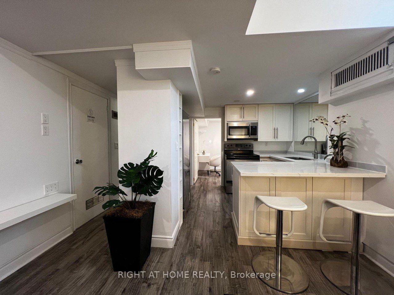 Photo 11 of 24 Jondan ( Basemnet) Crescent, Markham, Royal Orchard — HOMEH