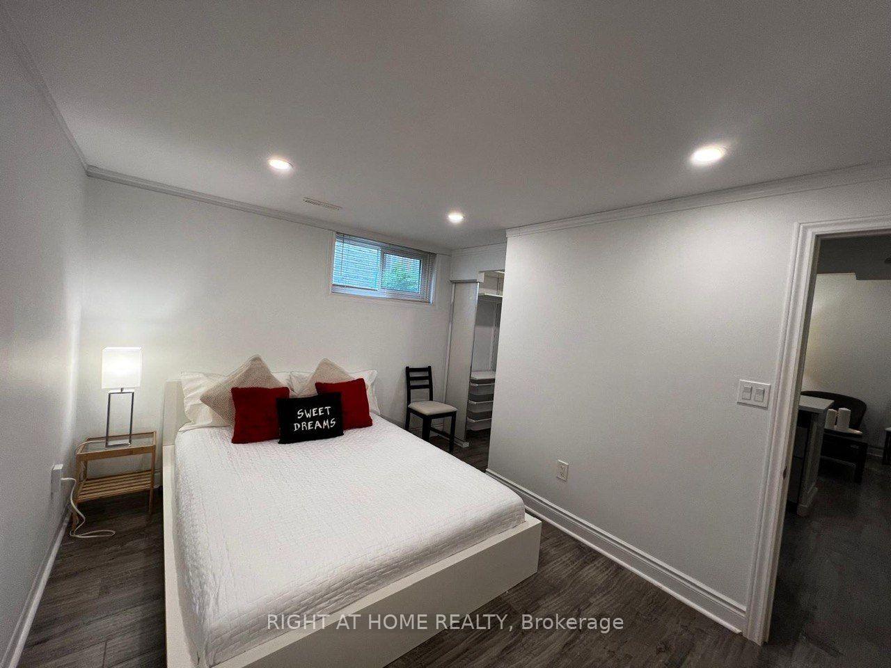 Photo 14 of 24 Jondan ( Basemnet) Crescent, Markham, Royal Orchard — HOMEH