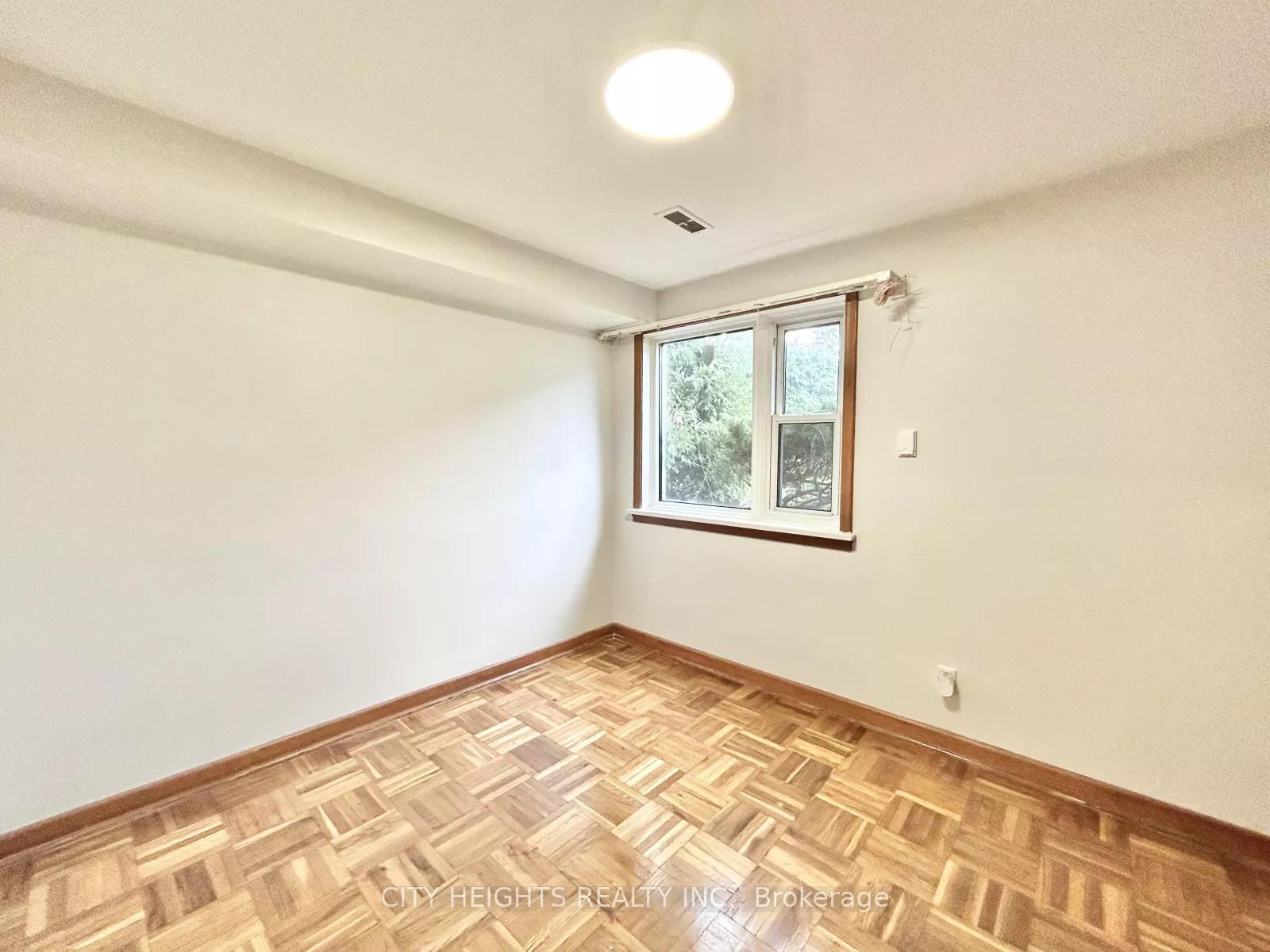 Photo 5 of 3 Bondhead Place, Etobicoke, Thistletown-Beaumonde Heights — HOMEH
