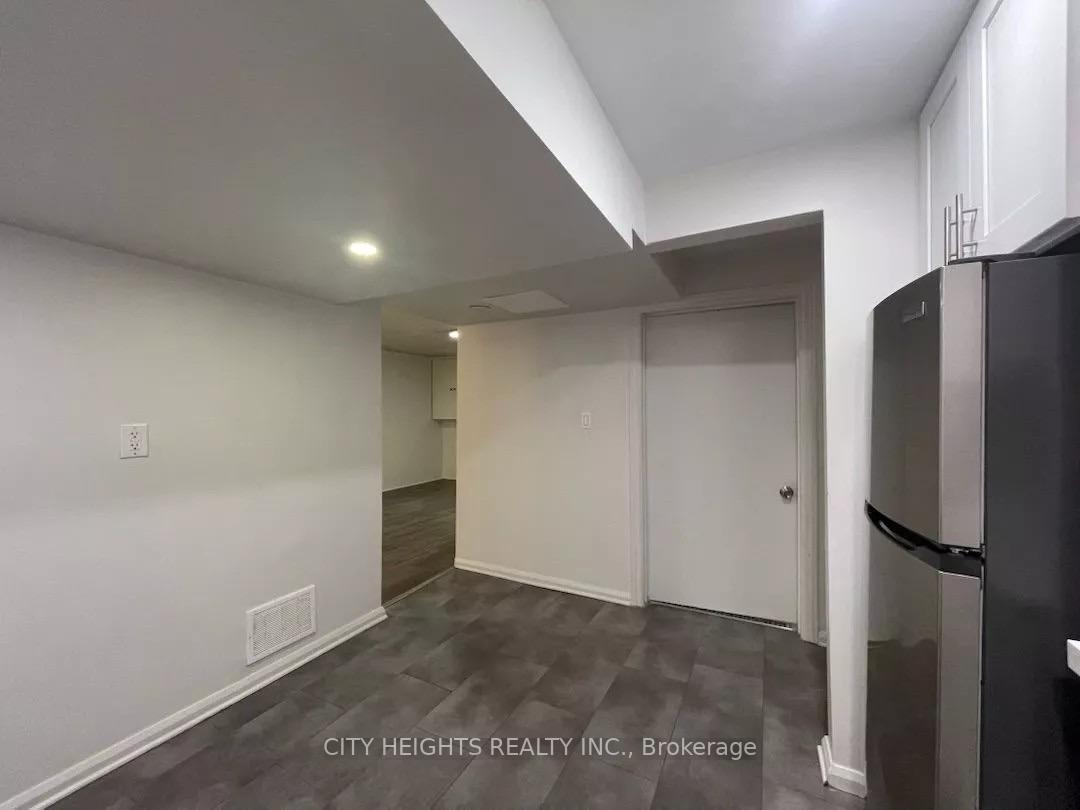 Photo 9 of 3 Bondhead Place, Etobicoke, Thistletown-Beaumonde Heights — HOMEH