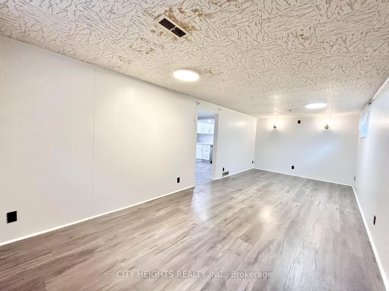 Photo 17 of 3 Bondhead Place, Etobicoke, Thistletown-Beaumonde Heights — HOMEH
